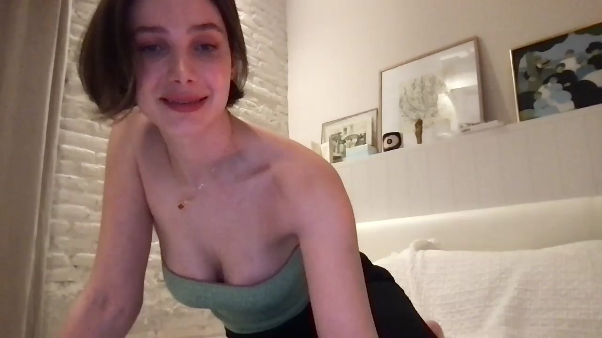 Gallery image thumbnail from LaLune's myfreecams stream on, 01/15/2024, 18:48 image 5 of 20