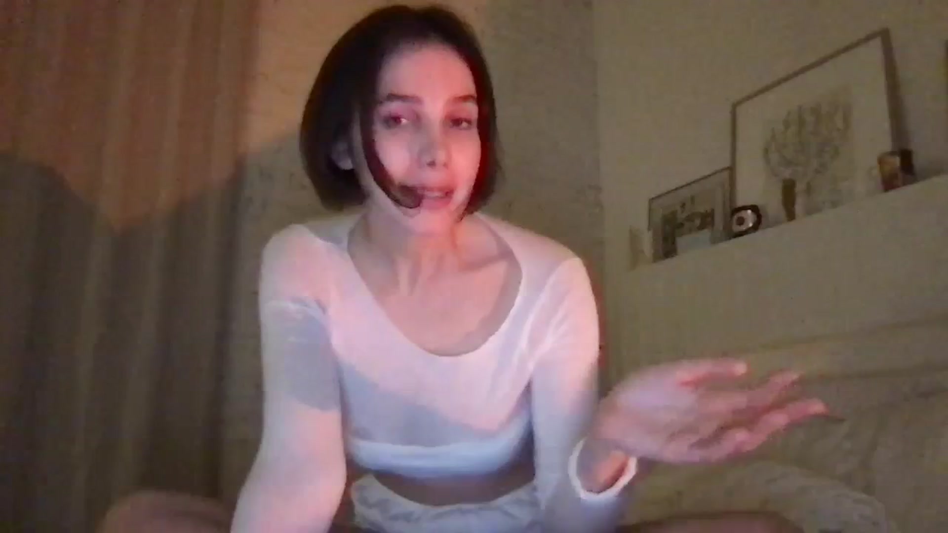 Gallery image thumbnail from LaLune's myfreecams stream on, 01/16/2024, 23:42 image 15 of 20