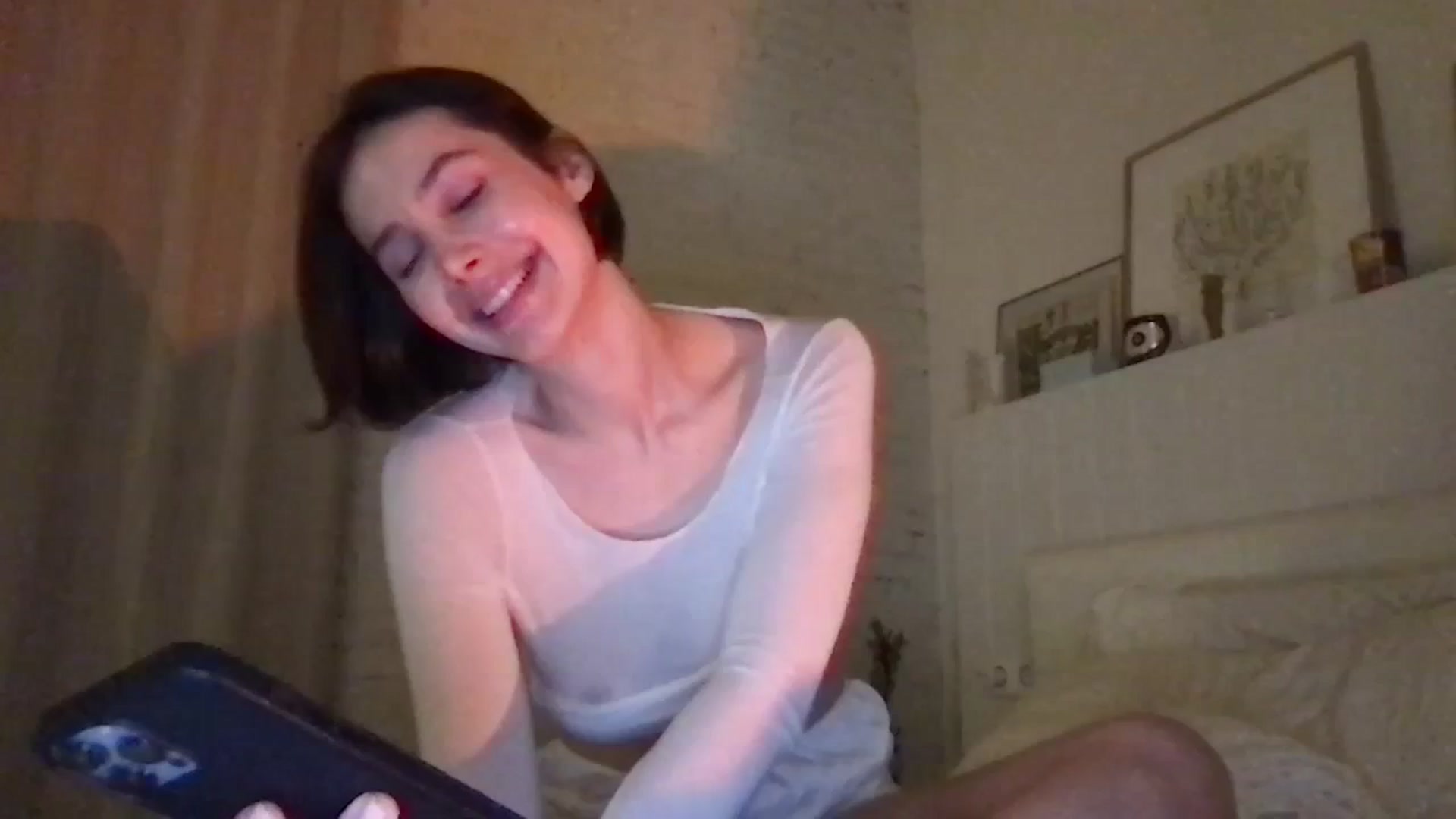 Gallery image thumbnail from LaLune's myfreecams stream on, 01/16/2024, 23:42 image 16 of 20