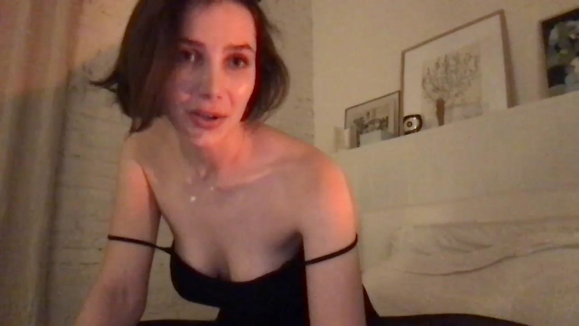 Gallery image thumbnail from LaLune's myfreecams stream on, 01/18/2024, 24:00 image 13 of 20