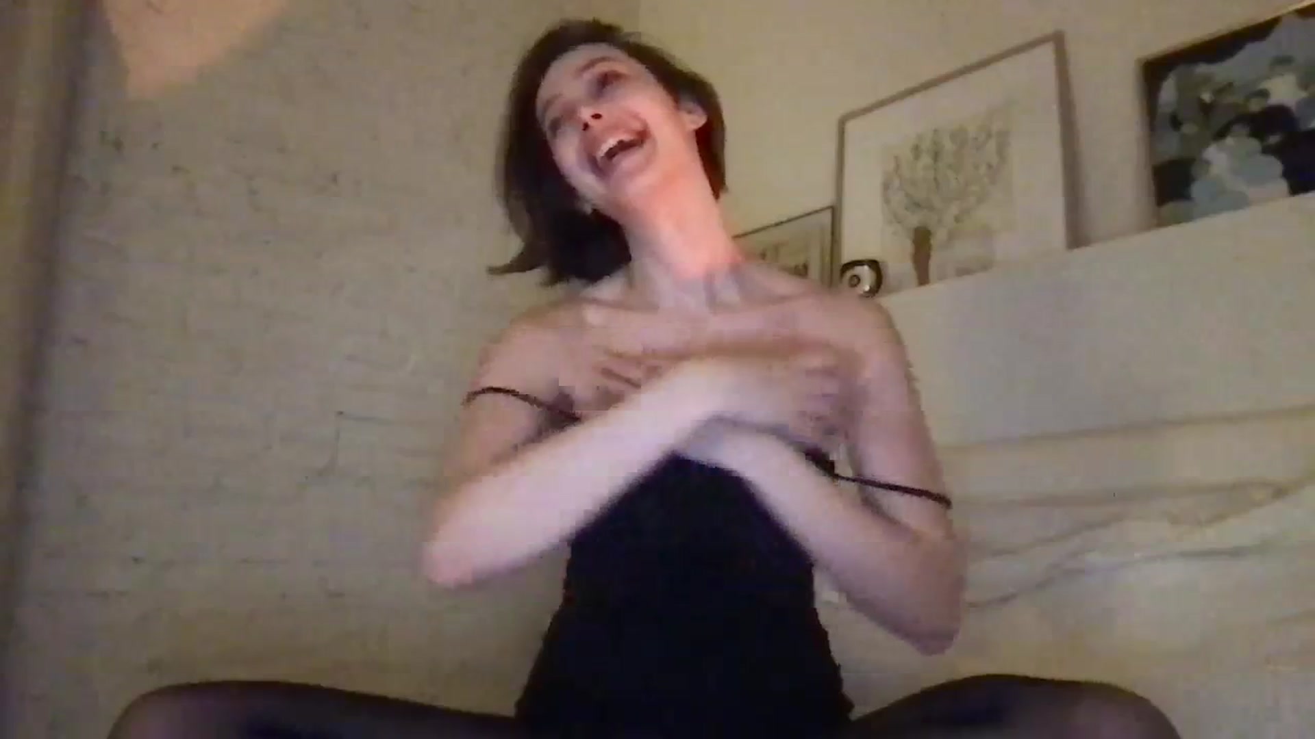 Gallery image thumbnail from LaLune's myfreecams stream on, 01/18/2024, 24:00 image 4 of 20