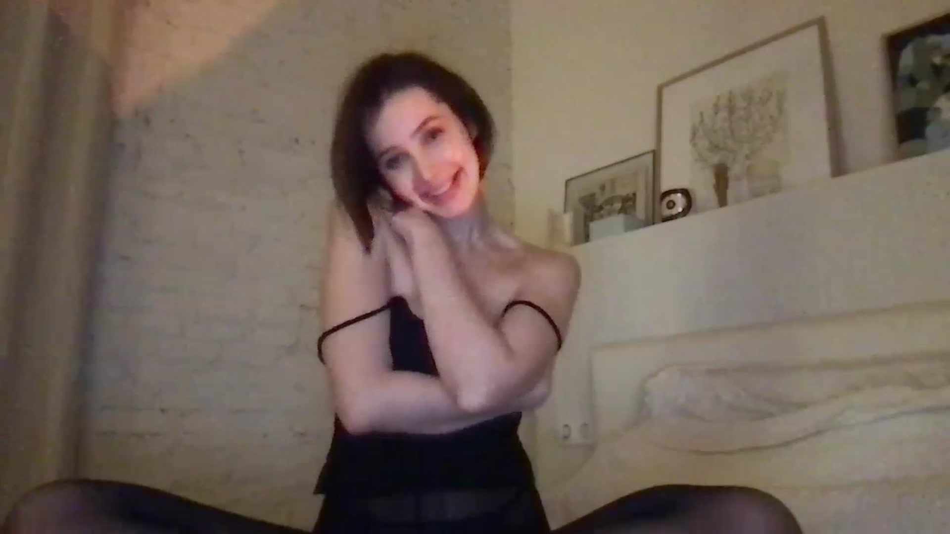Gallery image thumbnail from LaLune's myfreecams stream on, 01/18/2024, 24:00 image 20 of 20