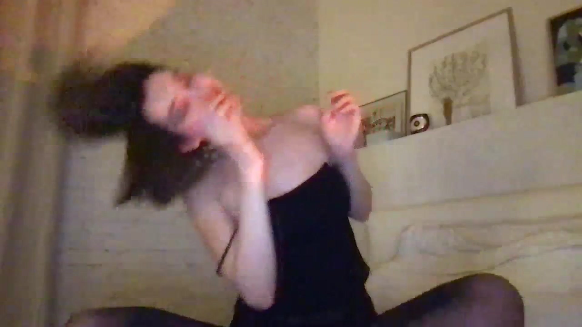Gallery image thumbnail from LaLune's myfreecams stream on, 01/18/2024, 24:00 image 11 of 20