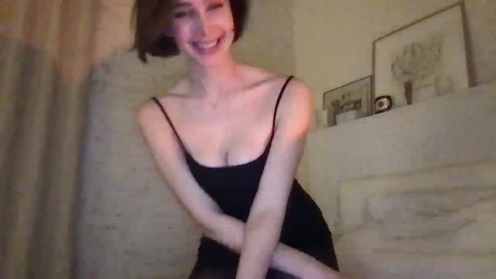 Gallery image thumbnail from LaLune's myfreecams stream on, 01/18/2024, 24:35 image 11 of 20