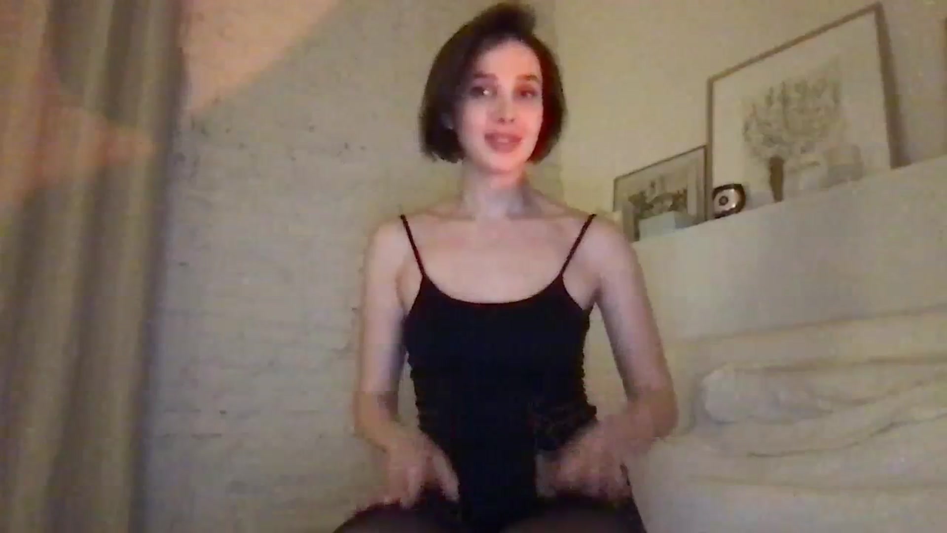 Gallery image thumbnail from LaLune's myfreecams stream on, 01/18/2024, 24:35 image 12 of 20