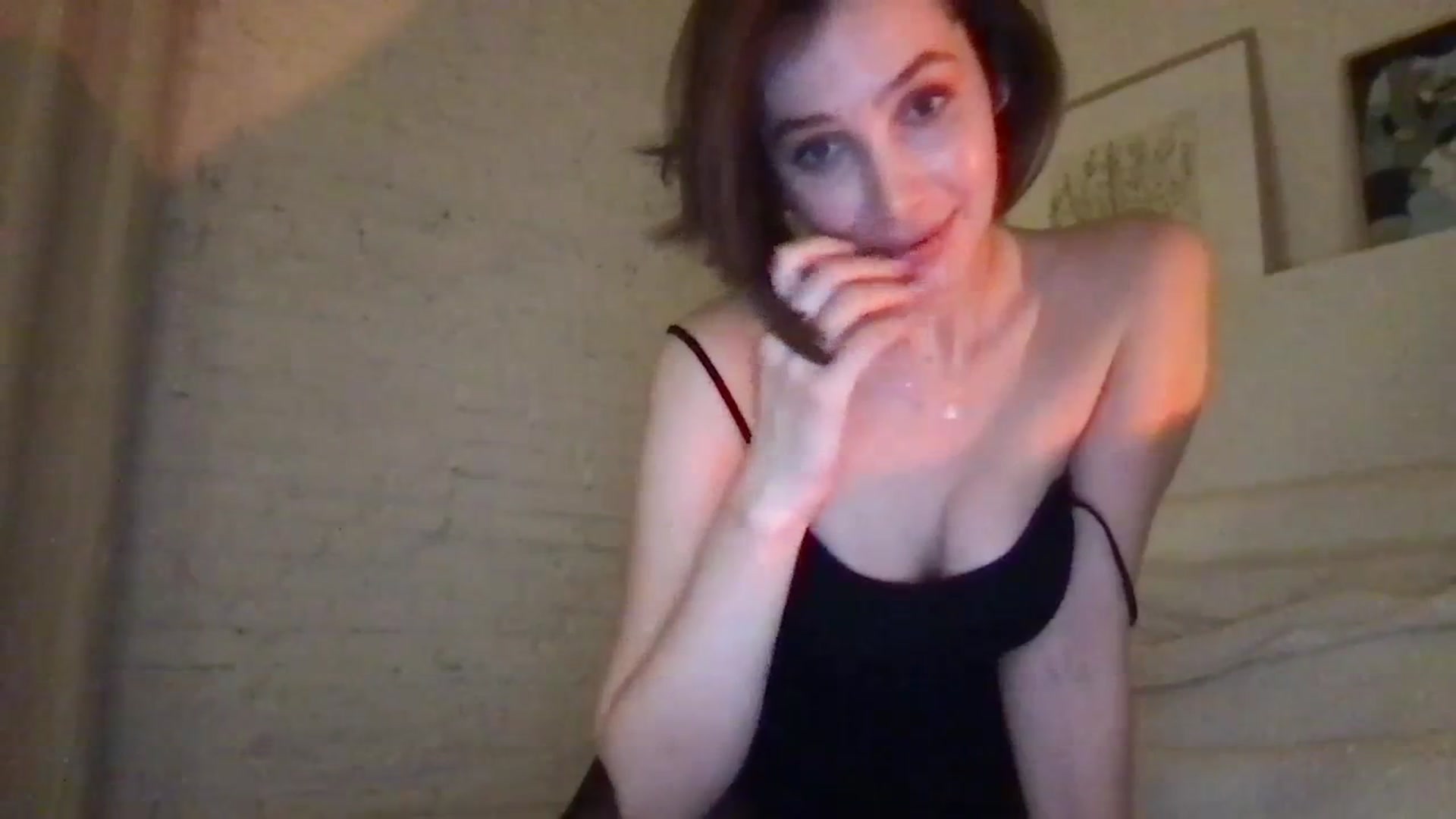Gallery image thumbnail from LaLune's myfreecams stream on, 01/18/2024, 24:35 image 7 of 20