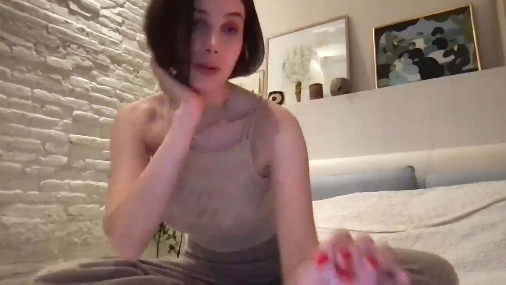 Gallery image thumbnail from LaLune's myfreecams stream on, 01/23/2024, 20:56 image 18 of 20
