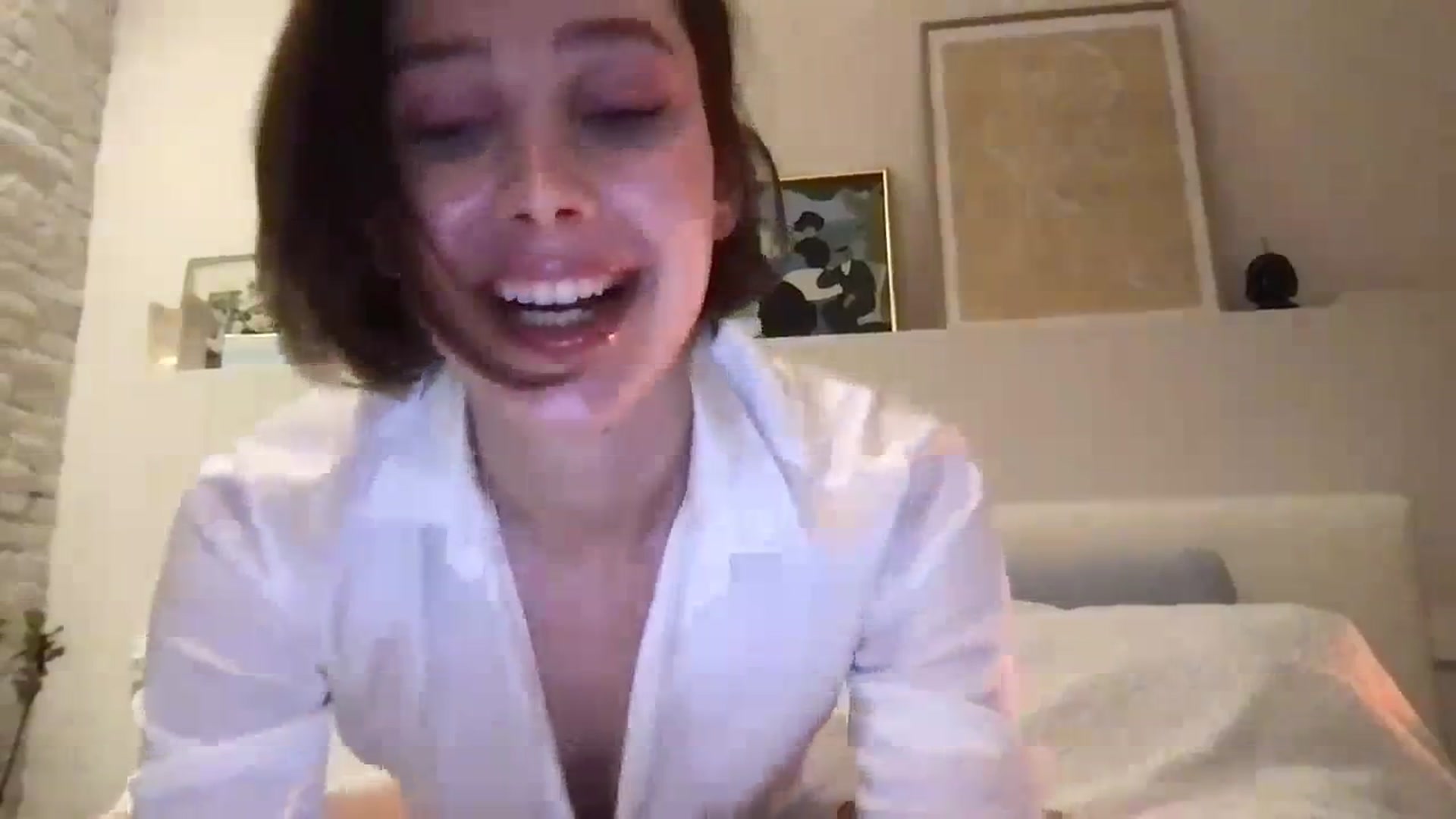 Gallery image thumbnail from LaLune's myfreecams stream on, 01/24/2024, 18:35 image 17 of 20
