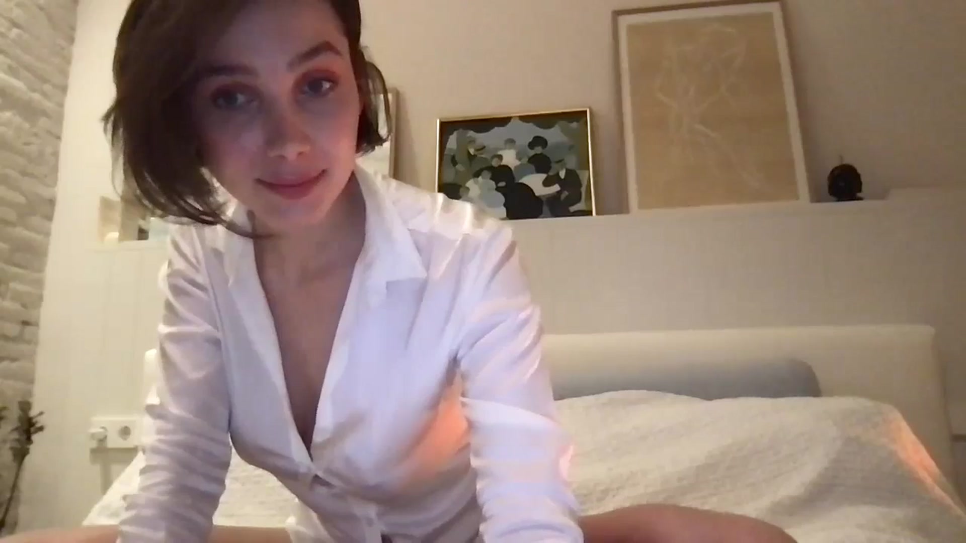 Gallery image thumbnail from LaLune's myfreecams stream on, 01/24/2024, 18:35 image 10 of 20