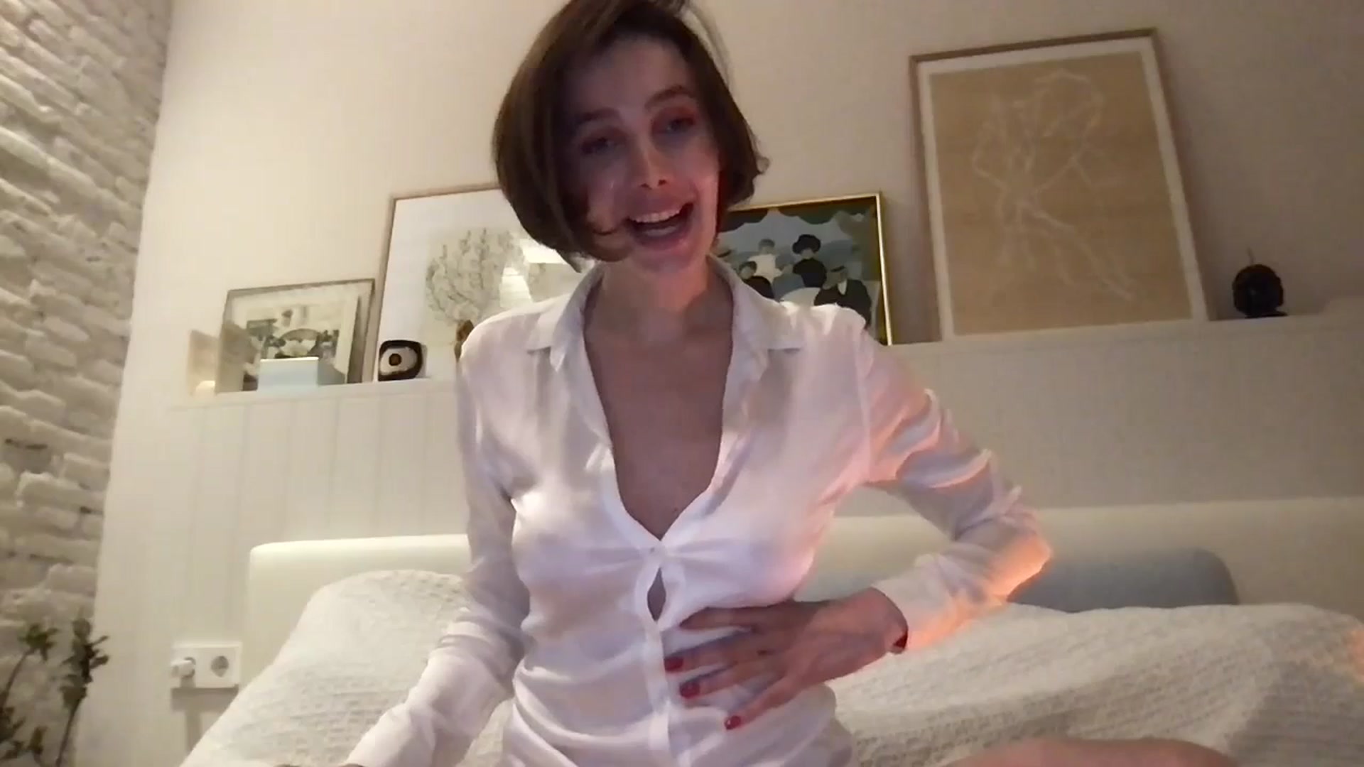 Gallery image thumbnail from LaLune's myfreecams stream on, 01/24/2024, 18:35 image 3 of 20