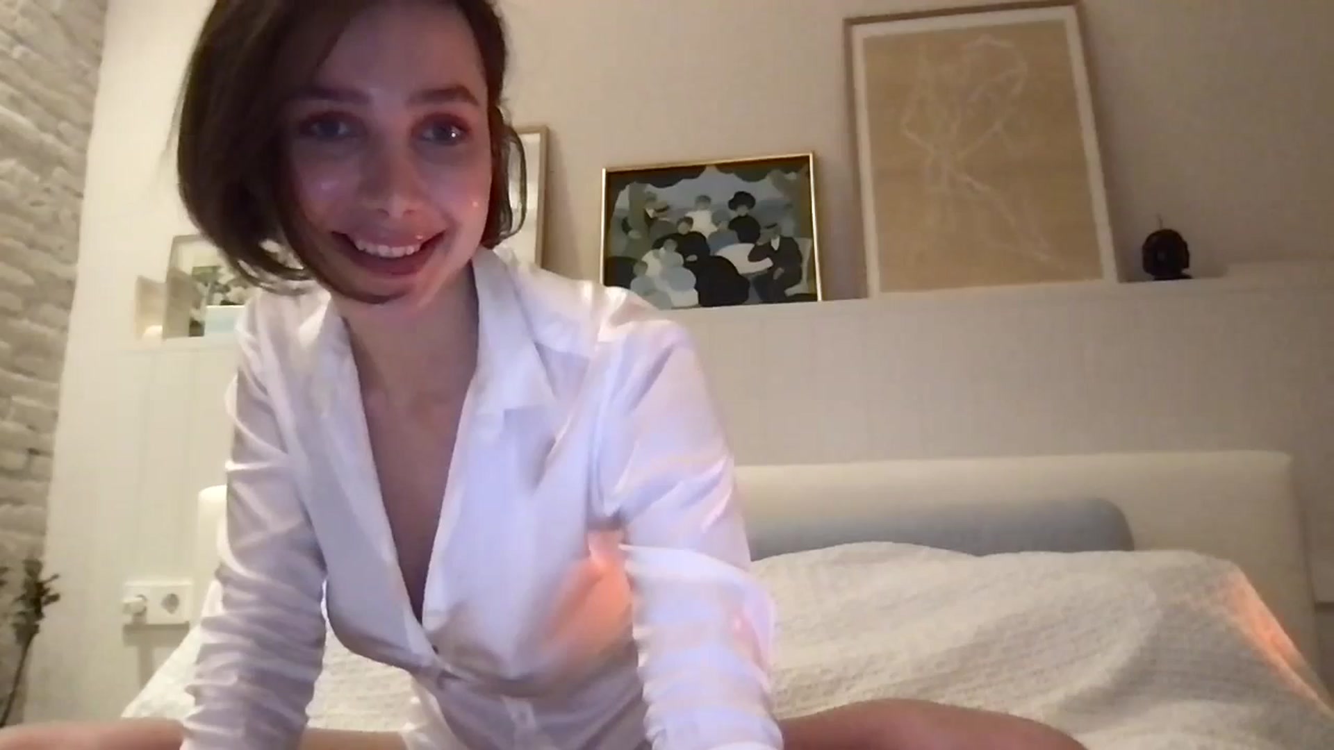 Gallery image thumbnail from LaLune's myfreecams stream on, 01/24/2024, 18:35 image 18 of 20