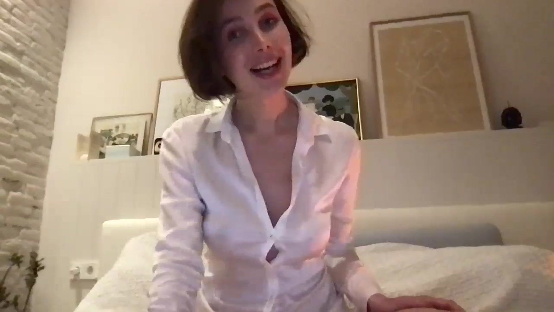 Gallery image thumbnail from LaLune's myfreecams stream on, 01/24/2024, 18:35 image 4 of 20