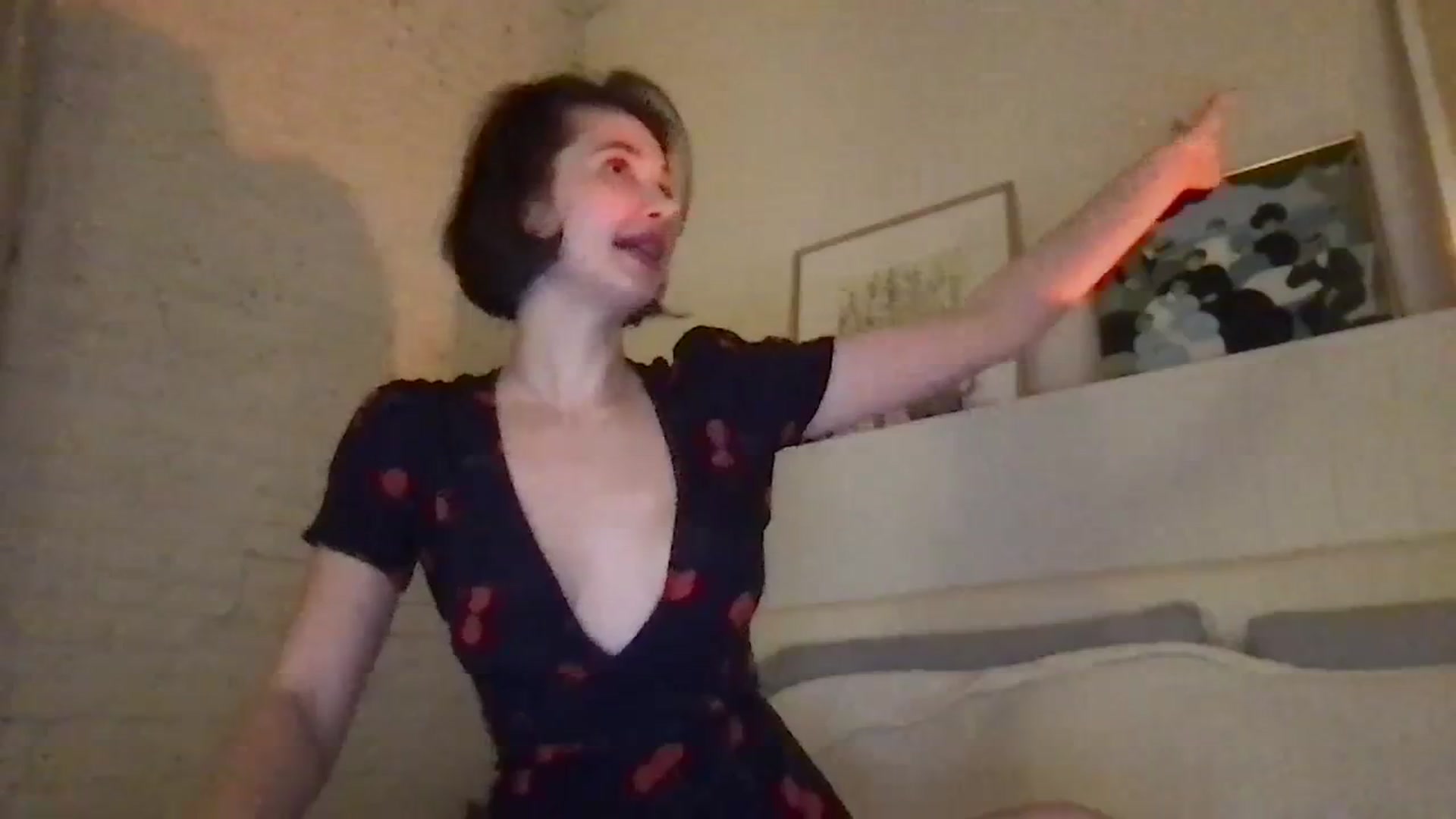 Gallery image thumbnail from LaLune's myfreecams stream on, 01/25/2024, 20:17 image 14 of 20