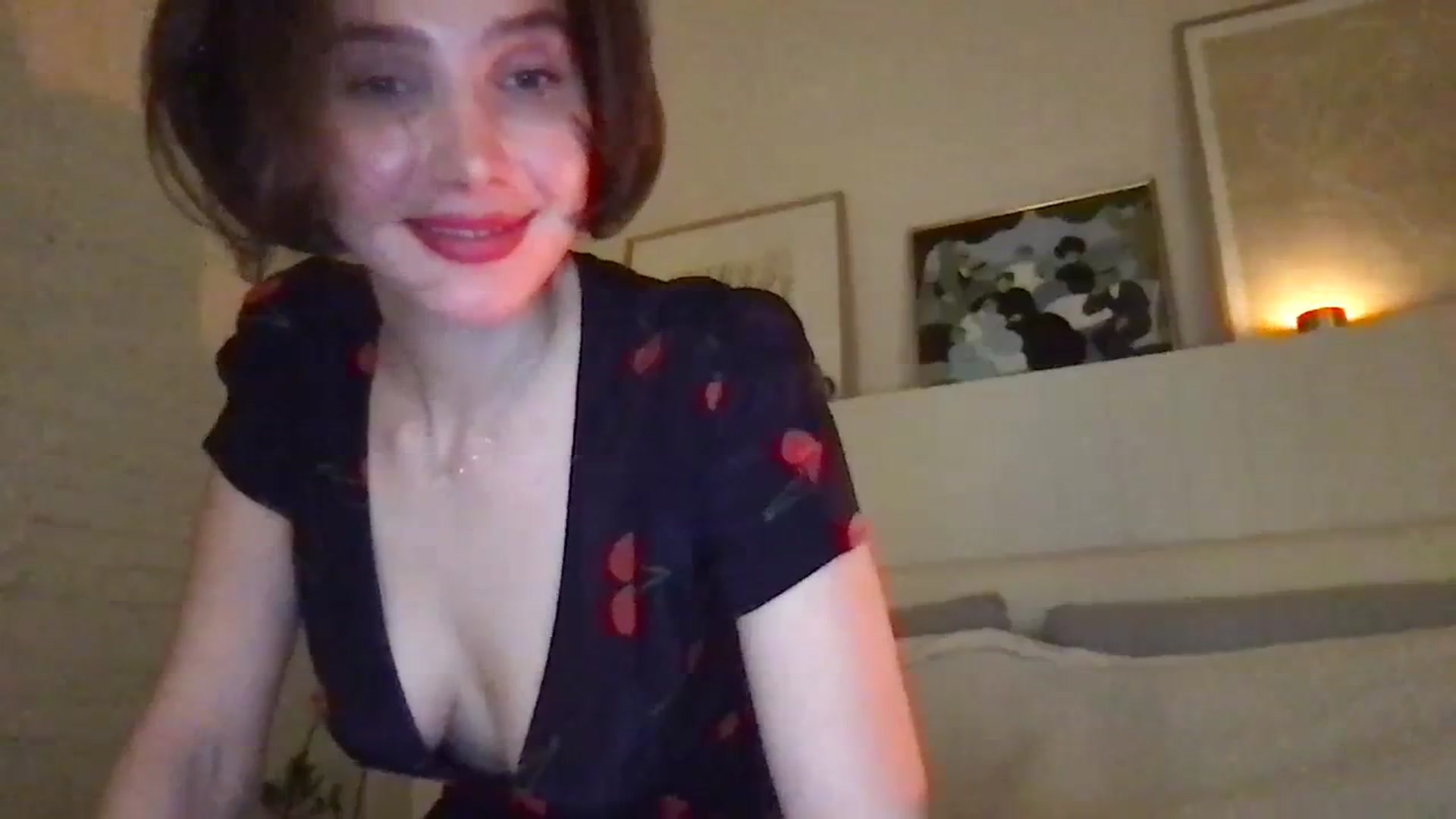 Gallery image thumbnail from LaLune's myfreecams stream on, 01/25/2024, 20:17 image 19 of 20
