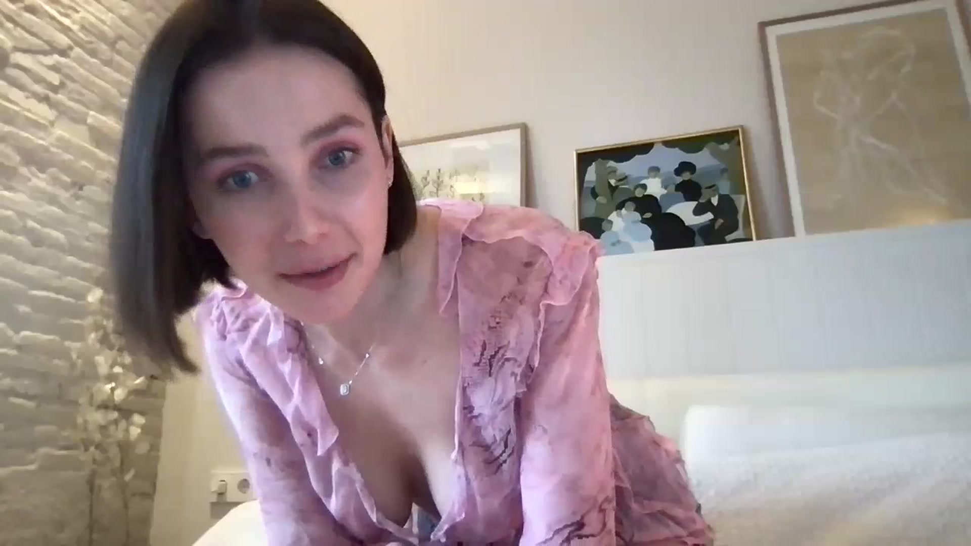 Gallery image thumbnail from LaLune's myfreecams stream on, 03/10/2024, 16:58 image 6 of 20