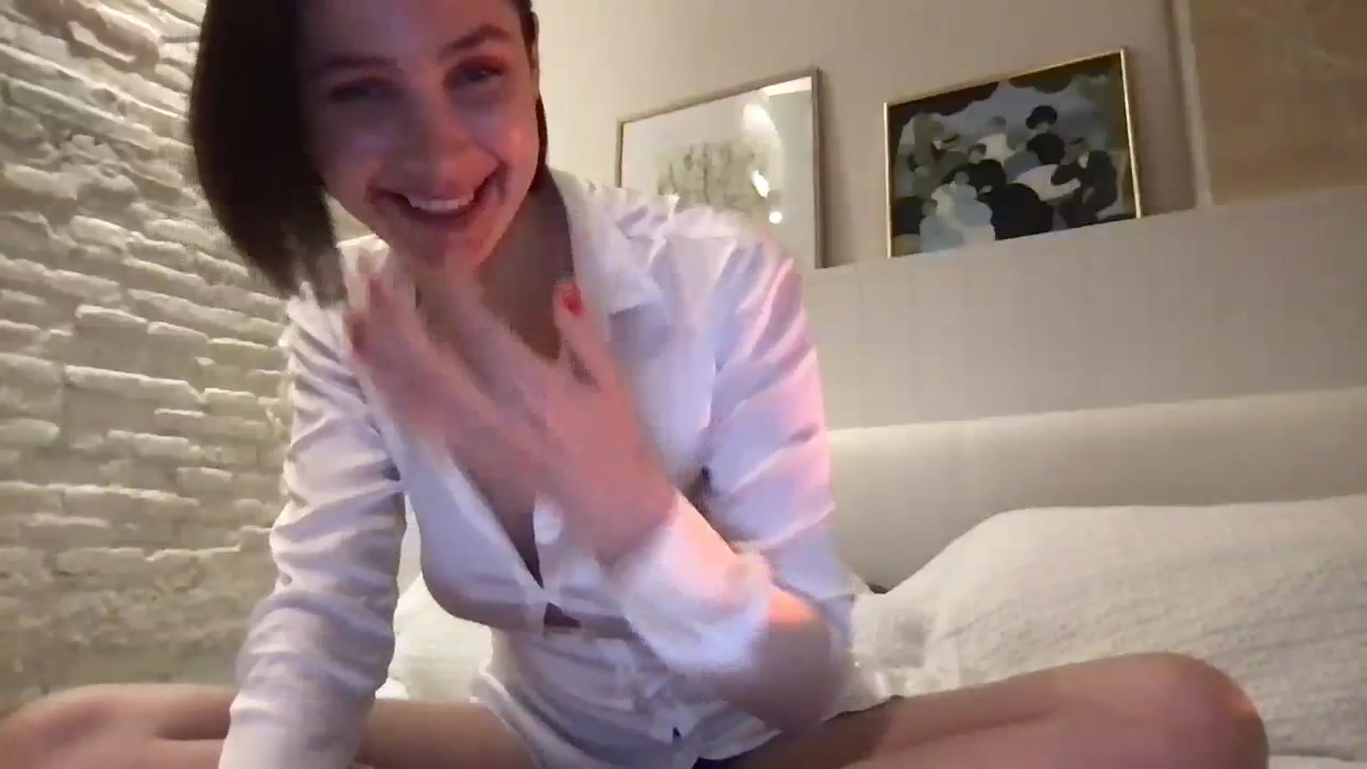 Gallery image thumbnail from LaLune's myfreecams stream on, 03/20/2024, 20:16 image 11 of 20