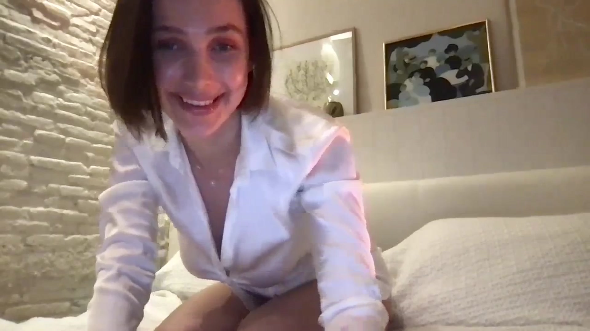 Gallery image thumbnail from LaLune's myfreecams stream on, 03/20/2024, 20:16 image 13 of 20