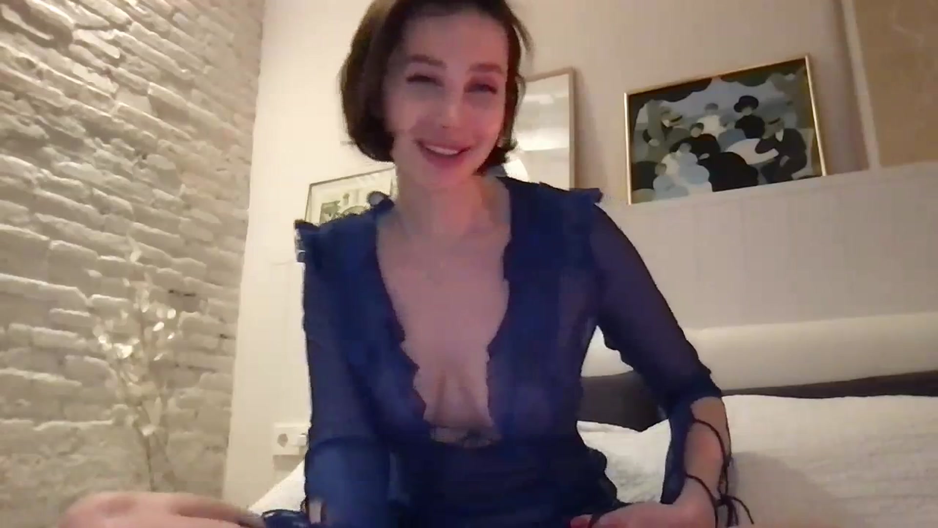 Gallery image thumbnail from LaLune's myfreecams stream on, 03/27/2024, 18:28 image 7 of 20