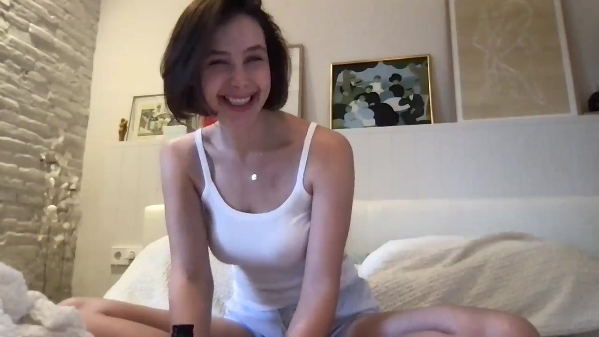 Gallery image thumbnail from LaLune's myfreecams stream on, 04/28/2024, 17:54 image 9 of 20