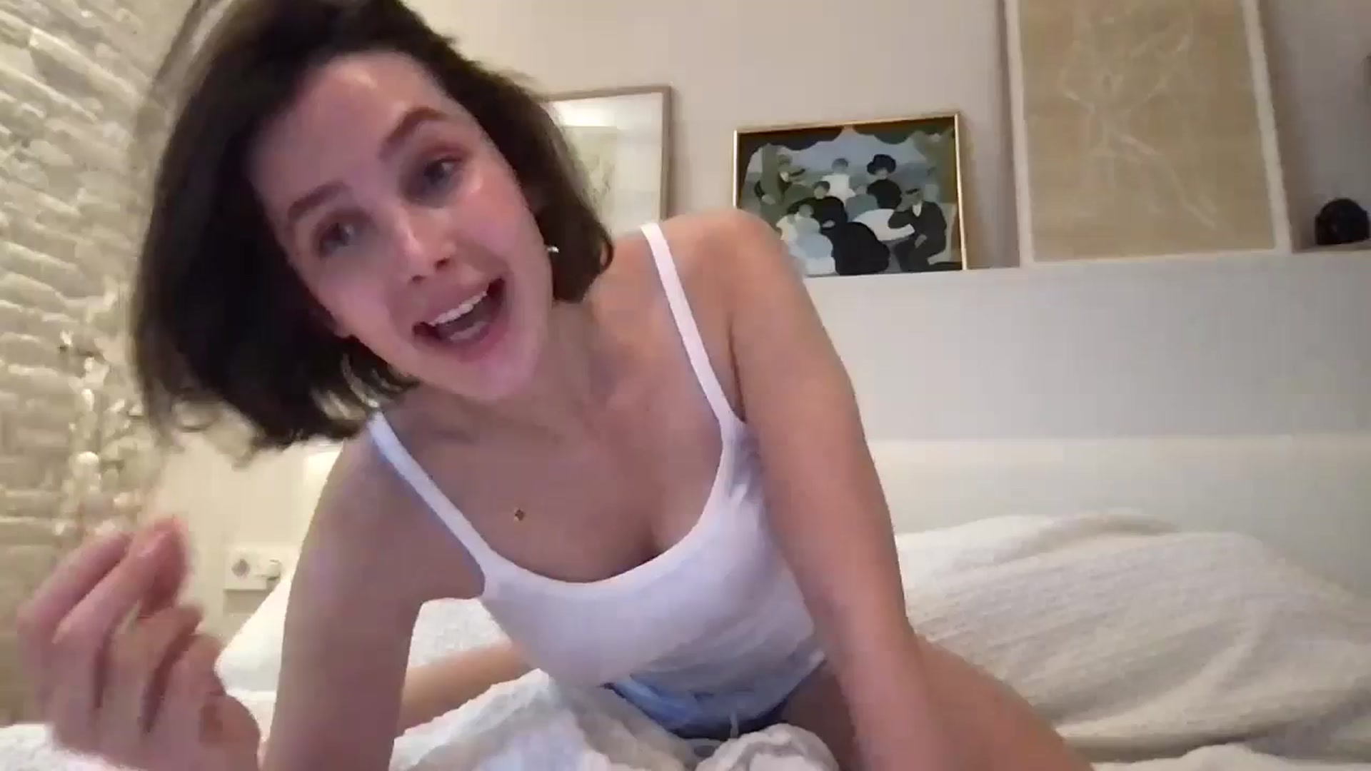 Gallery image thumbnail from LaLune's myfreecams stream on, 04/28/2024, 17:54 image 2 of 20