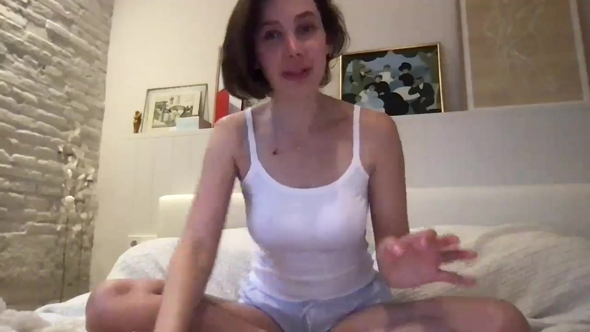 Gallery image thumbnail from LaLune's myfreecams stream on, 04/28/2024, 18:19 image 16 of 20