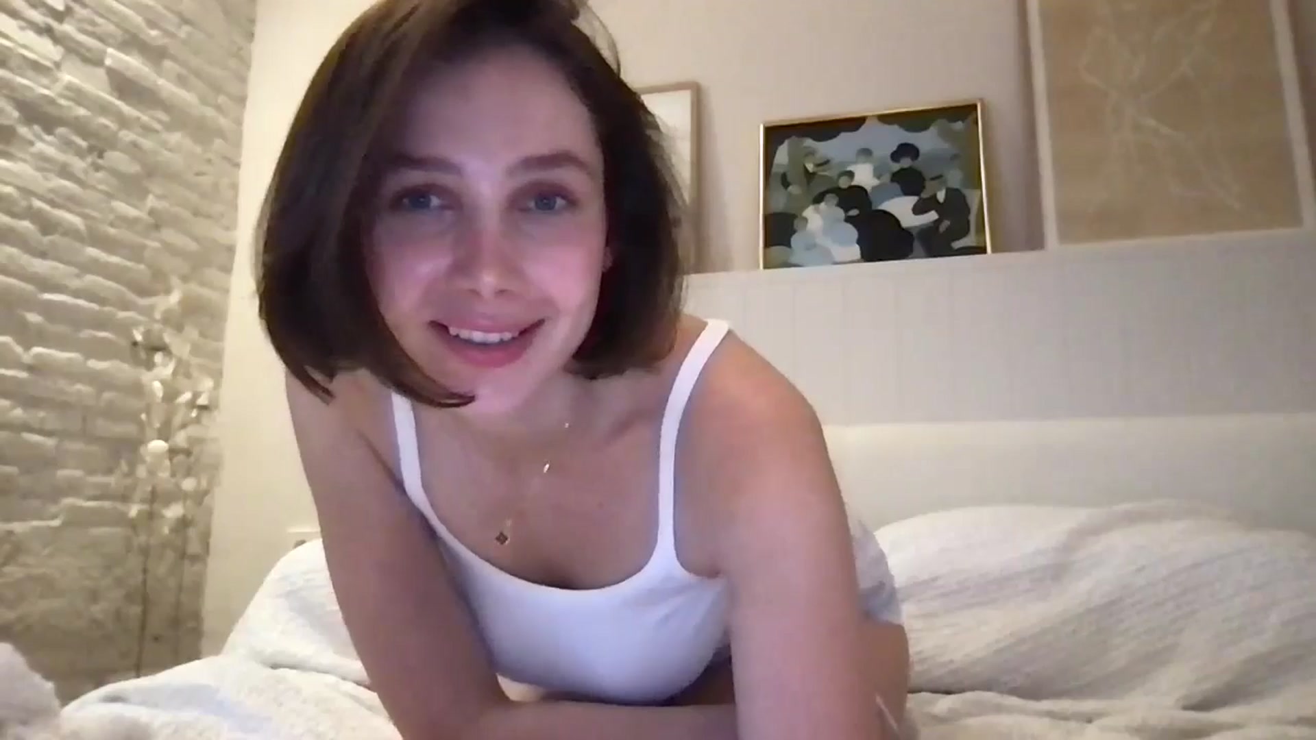 Gallery image thumbnail from LaLune's myfreecams stream on, 04/28/2024, 18:19 image 20 of 20