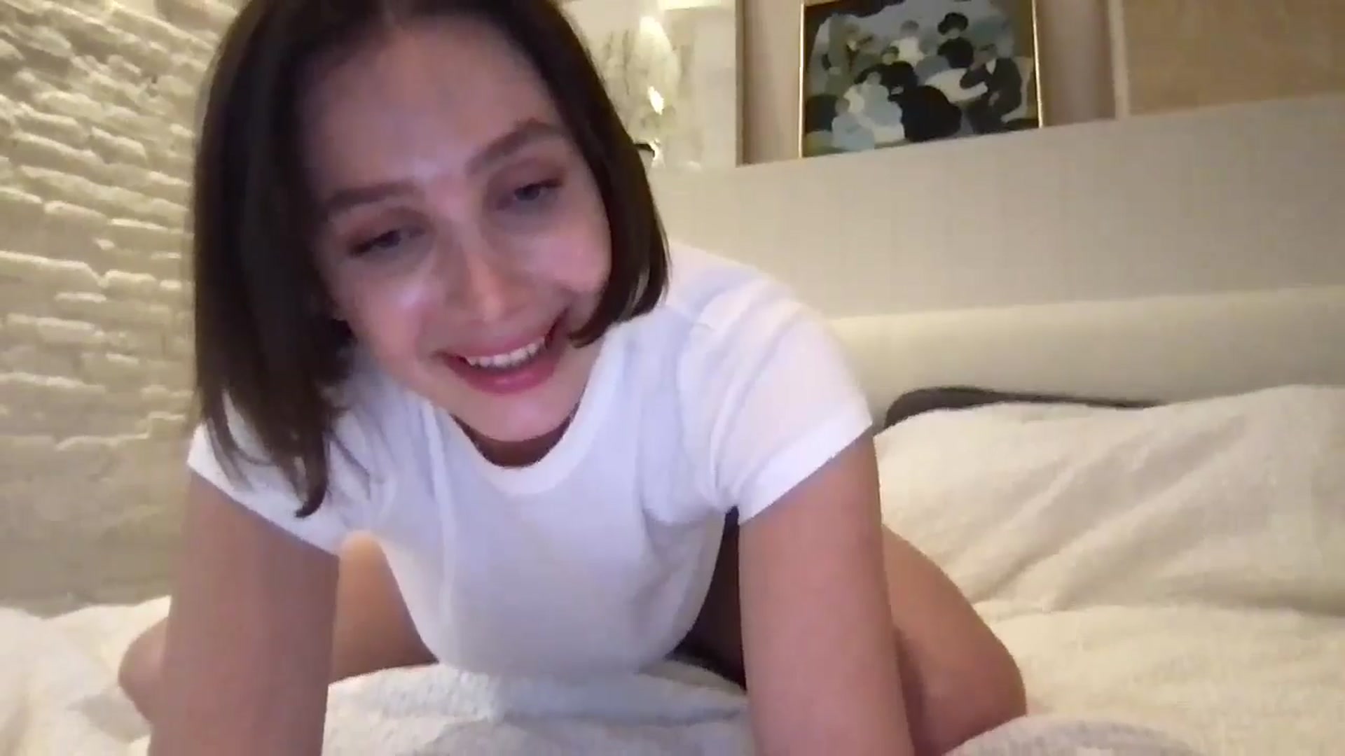 Gallery image thumbnail from LaLune's myfreecams stream on, 05/14/2024, 18:59 image 15 of 20