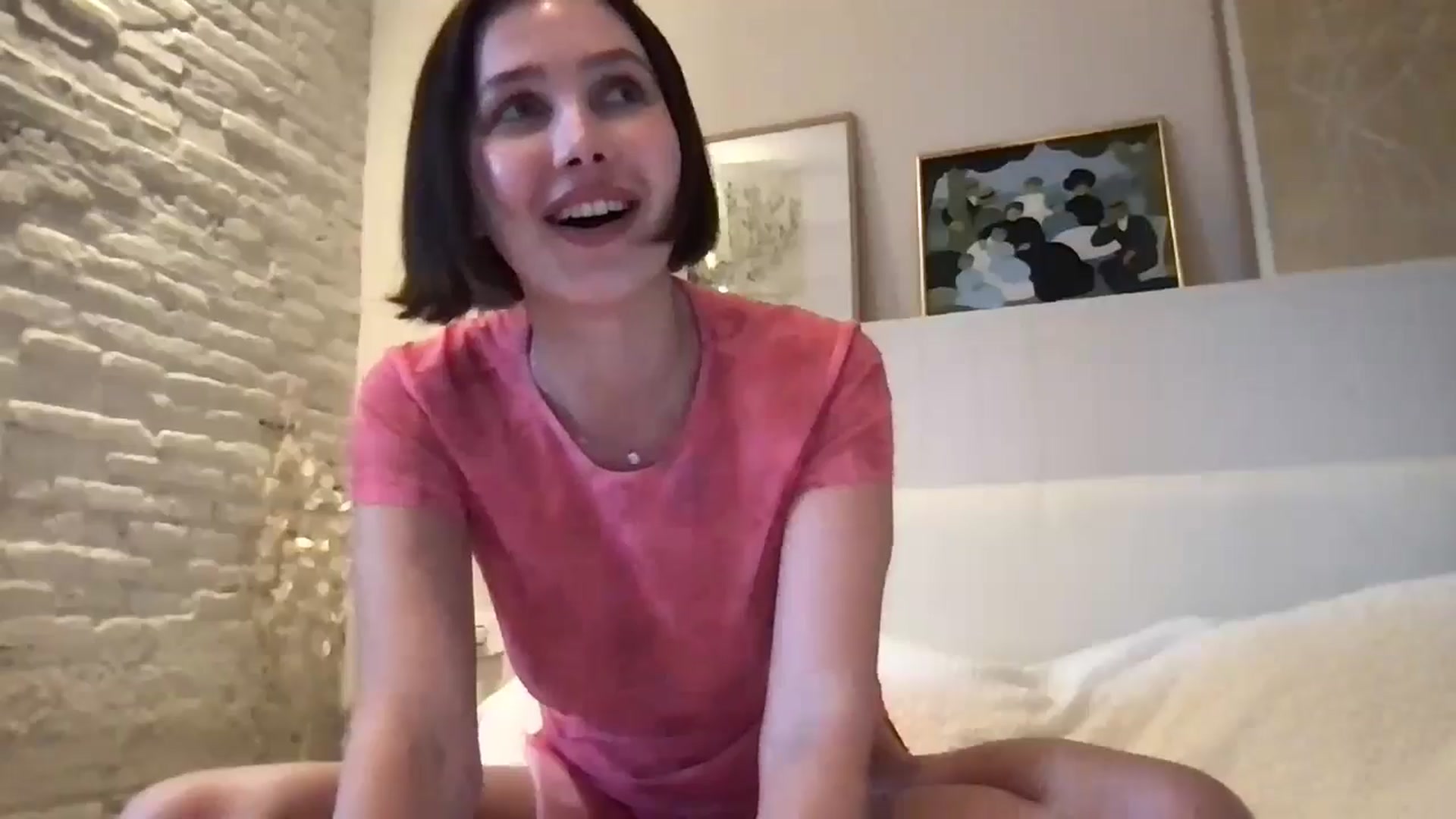 Gallery image thumbnail from LaLune's myfreecams stream on, 05/21/2024, 18:48 image 19 of 20