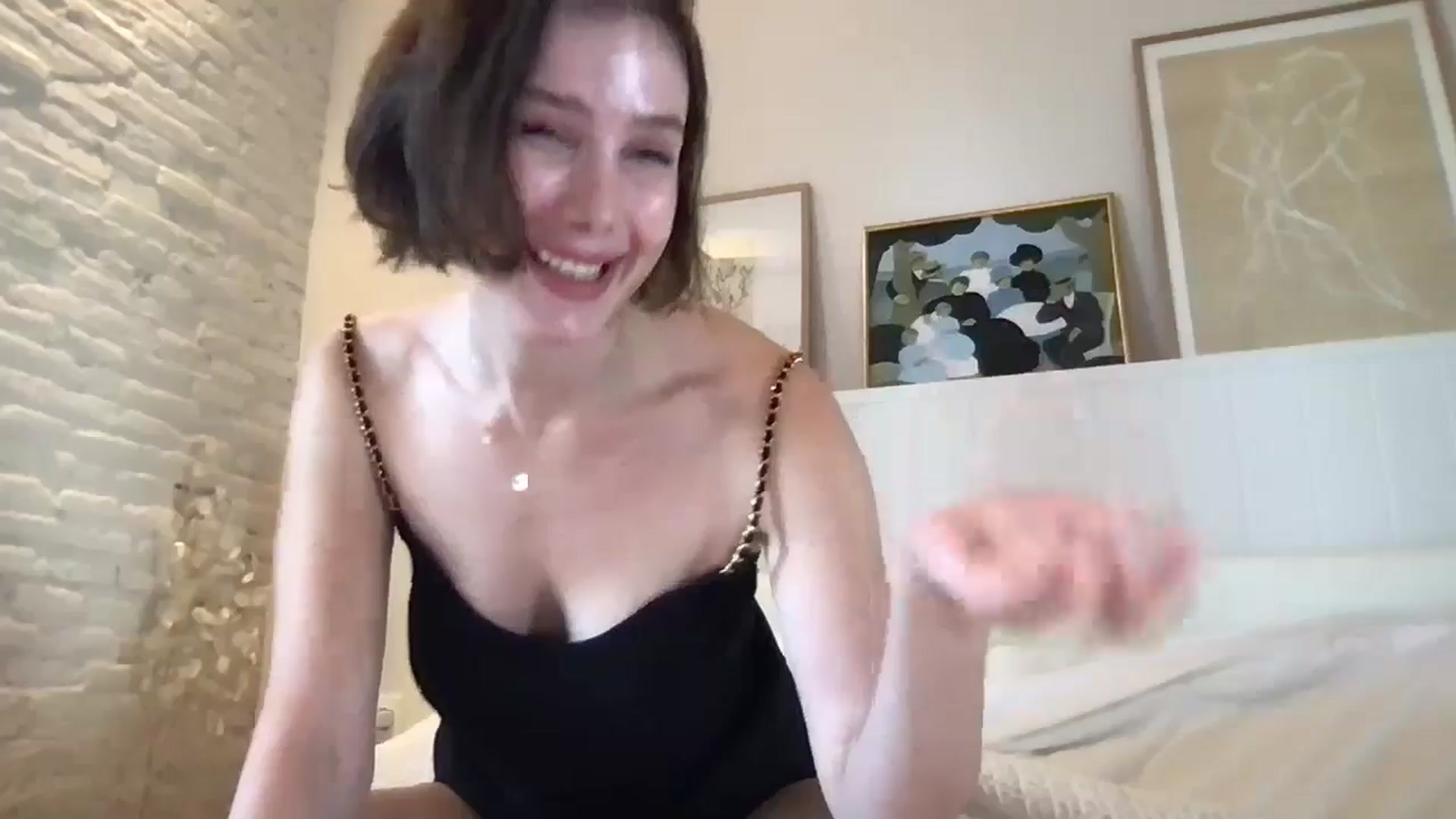 Gallery image thumbnail from LaLune's myfreecams stream on, 05/27/2024, 16:38 image 2 of 20