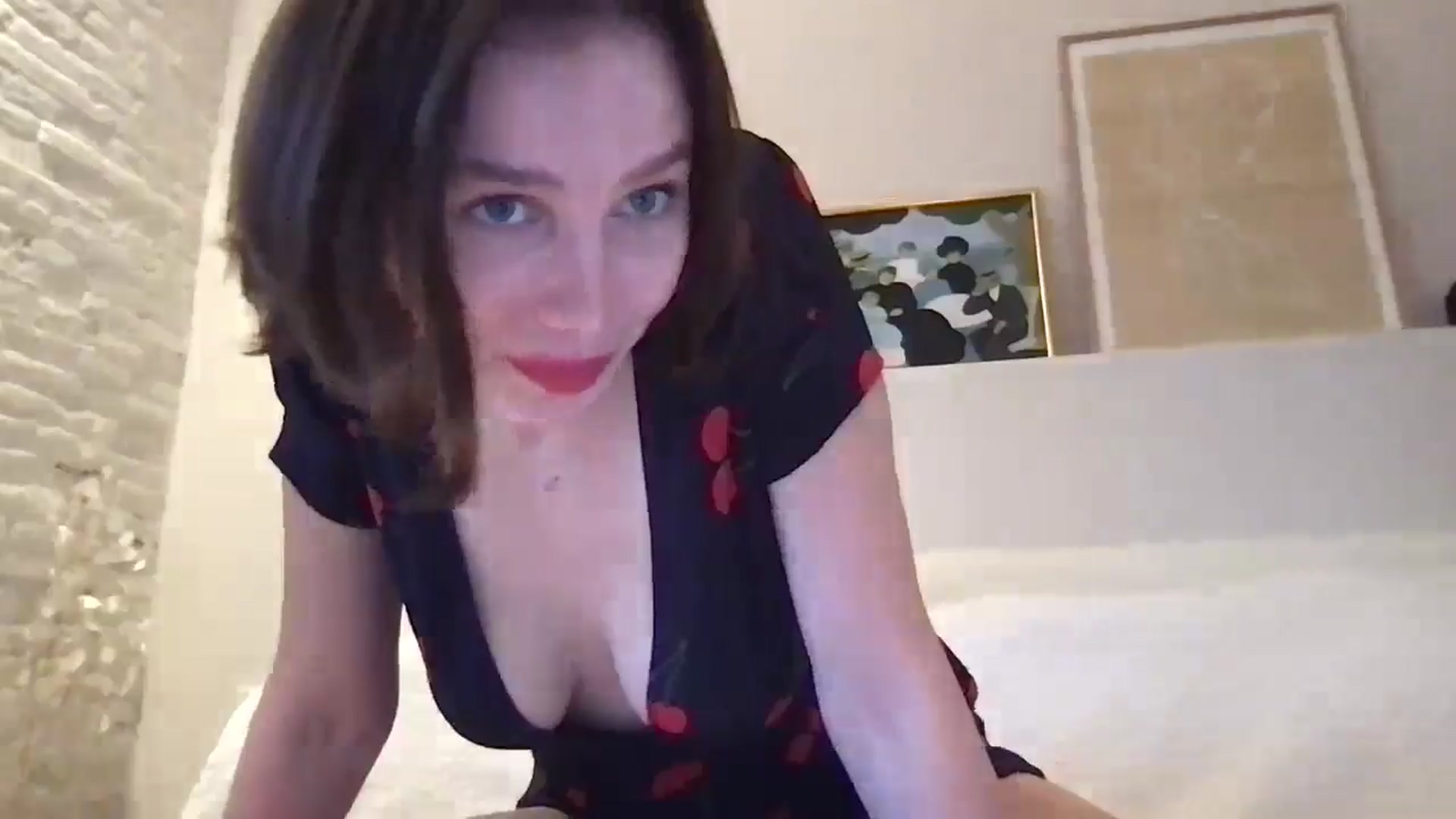Gallery image thumbnail from LaLune's myfreecams stream on, 05/29/2024, 19:22 image 3 of 20