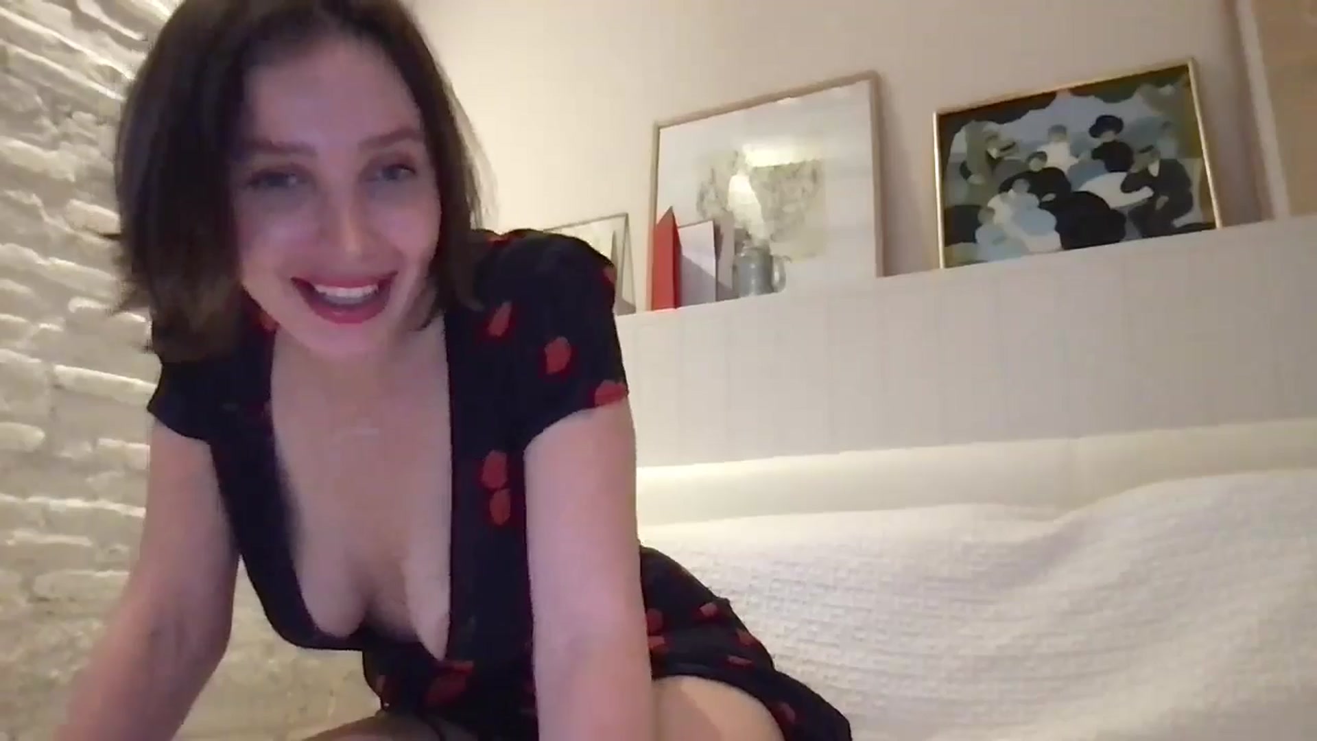 Gallery image thumbnail from LaLune's myfreecams stream on, 05/29/2024, 19:22 image 14 of 20