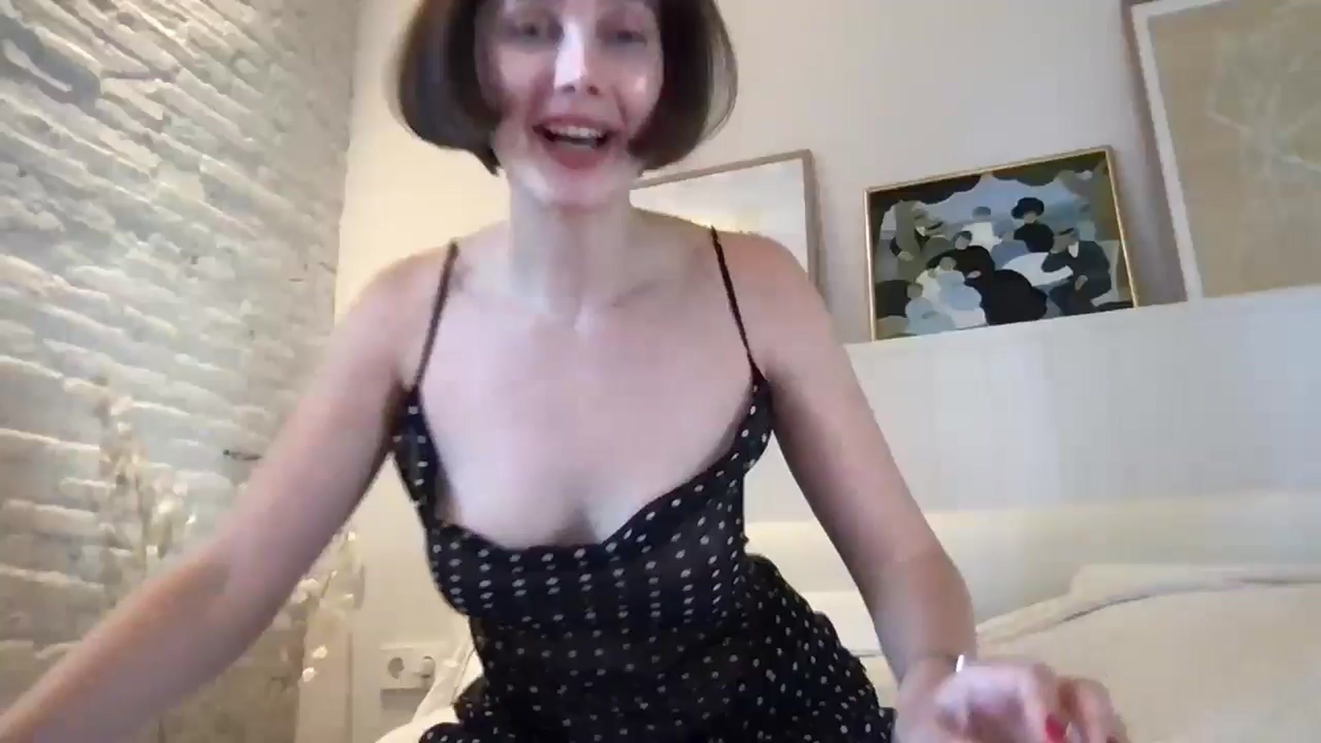 Gallery image thumbnail from LaLune's myfreecams stream on, 05/31/2024, 15:13 image 1 of 20