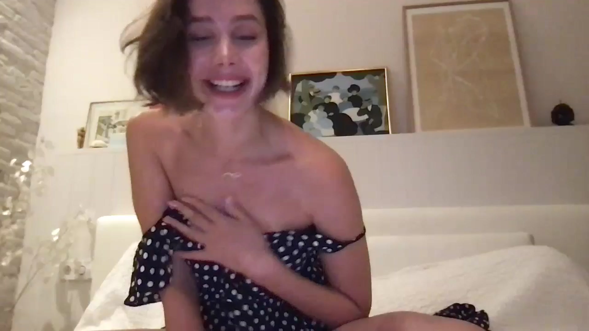 Gallery image thumbnail from LaLune's myfreecams stream on, 06/27/2024, 21:19 image 2 of 20