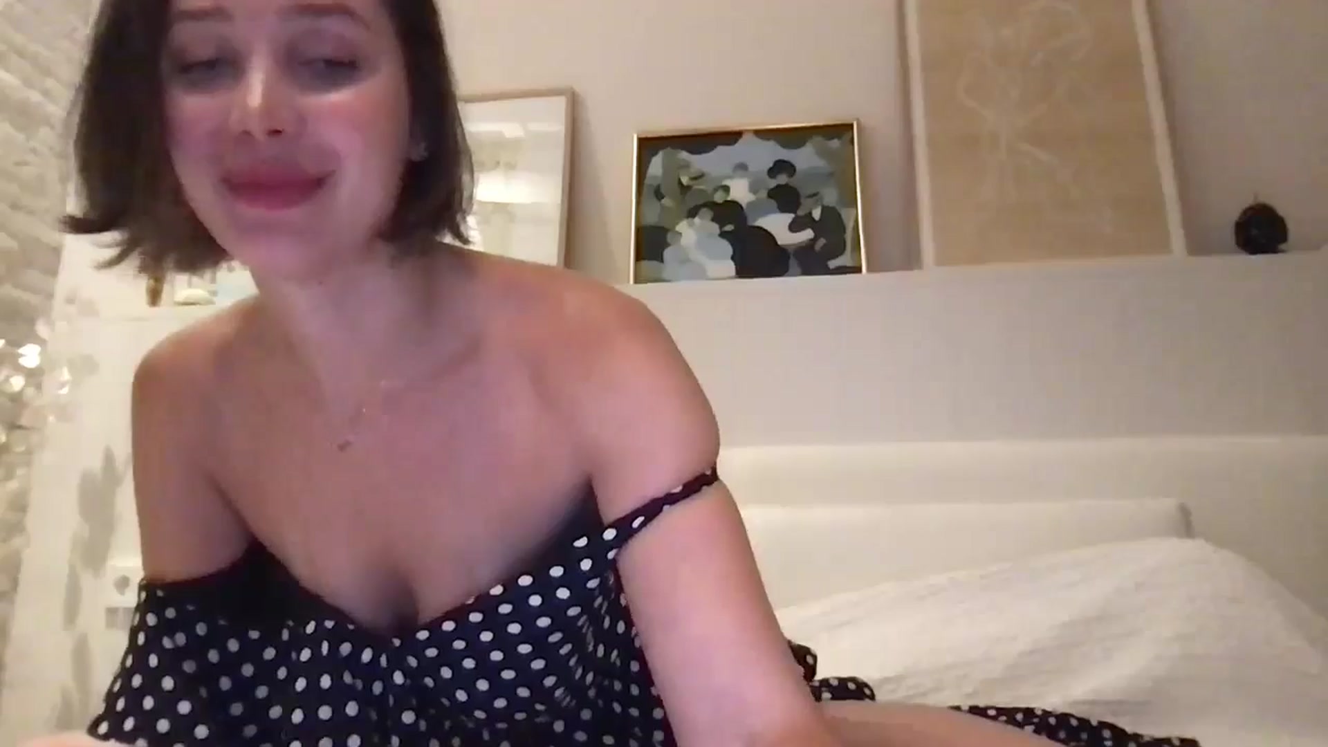 Gallery image thumbnail from LaLune's myfreecams stream on, 06/27/2024, 21:44 image 20 of 20