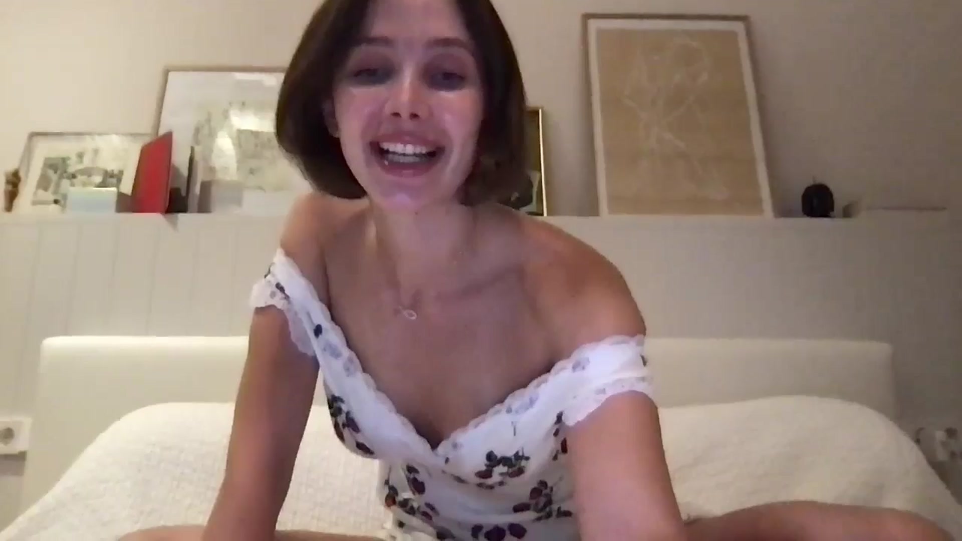 Gallery image thumbnail from LaLune's myfreecams stream on, 07/14/2024, 19:33 image 19 of 20