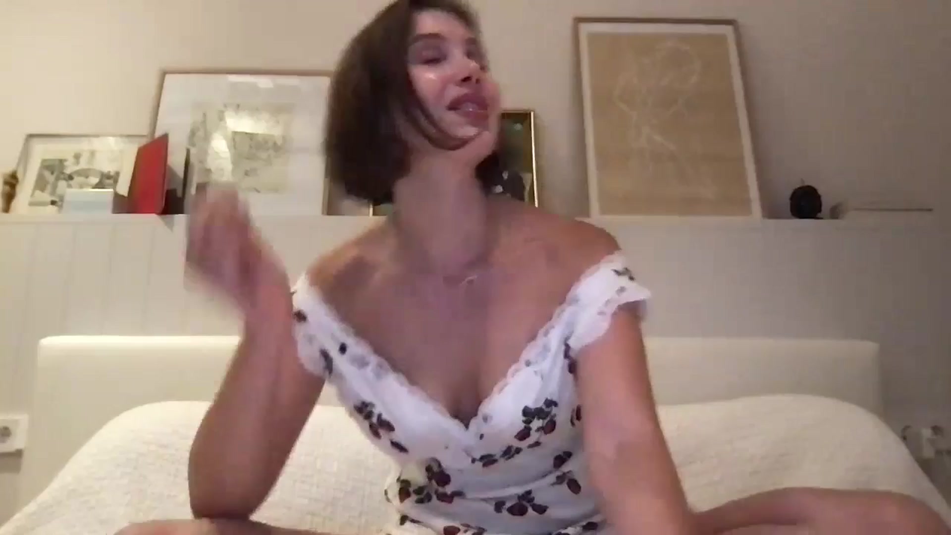 Gallery image thumbnail from LaLune's myfreecams stream on, 07/14/2024, 19:33 image 10 of 20