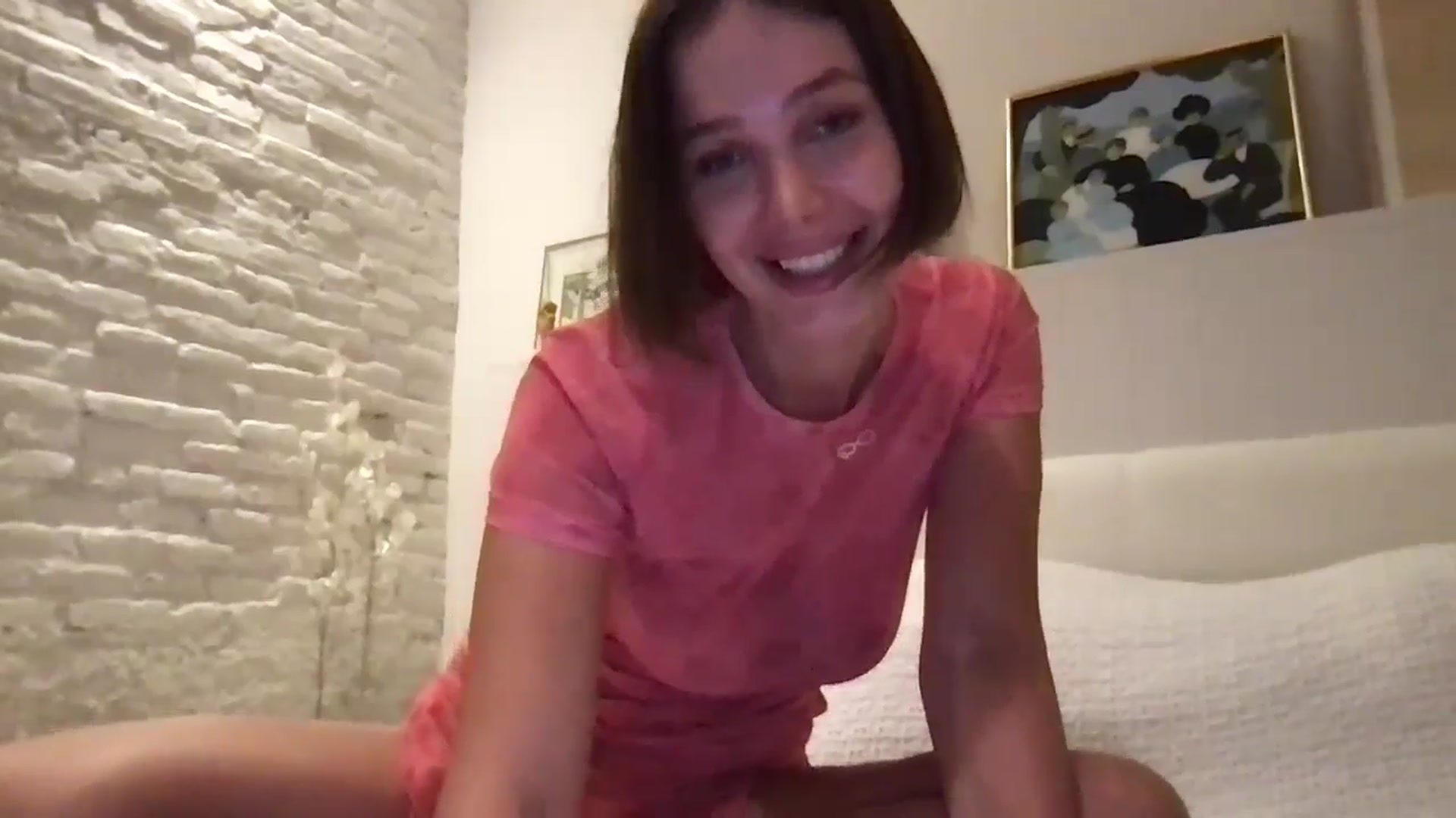 Gallery image thumbnail from LaLune's myfreecams stream on, 08/17/2024, 20:26 image 12 of 20