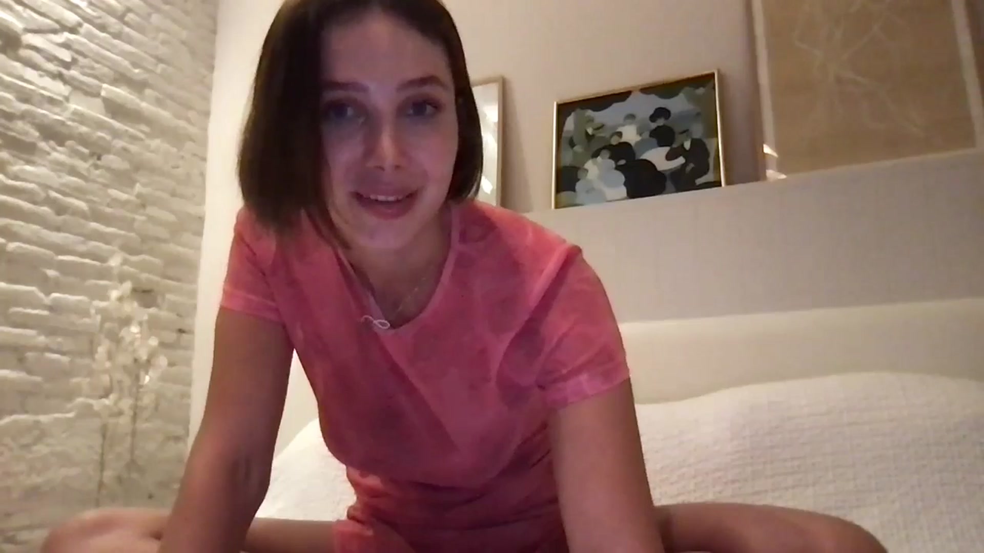 Gallery image thumbnail from LaLune's myfreecams stream on, 08/17/2024, 20:26 image 8 of 20