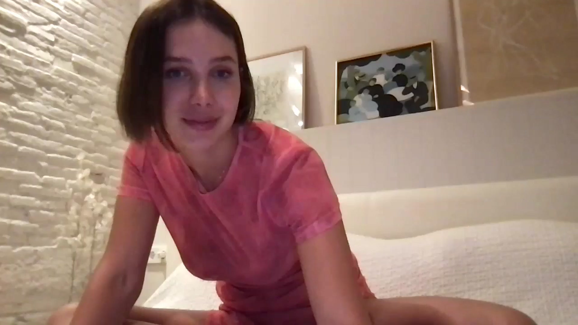 Gallery image thumbnail from LaLune's myfreecams stream on, 08/17/2024, 20:26 image 7 of 20