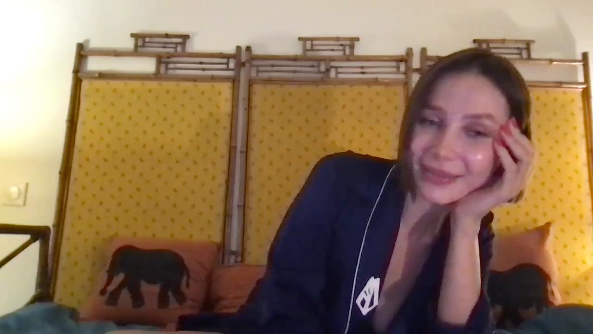 Gallery image thumbnail from LaLune's myfreecams stream on, 08/27/2024, 22:45 image 18 of 20