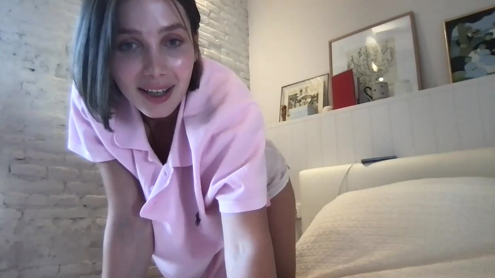 Gallery image thumbnail from LaLune's myfreecams stream on, 09/30/2024, 16:22 image 19 of 20