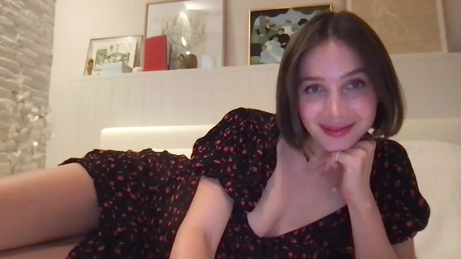 Gallery image thumbnail from LaLune's myfreecams stream on, 10/02/2024, 19:22 image 6 of 20