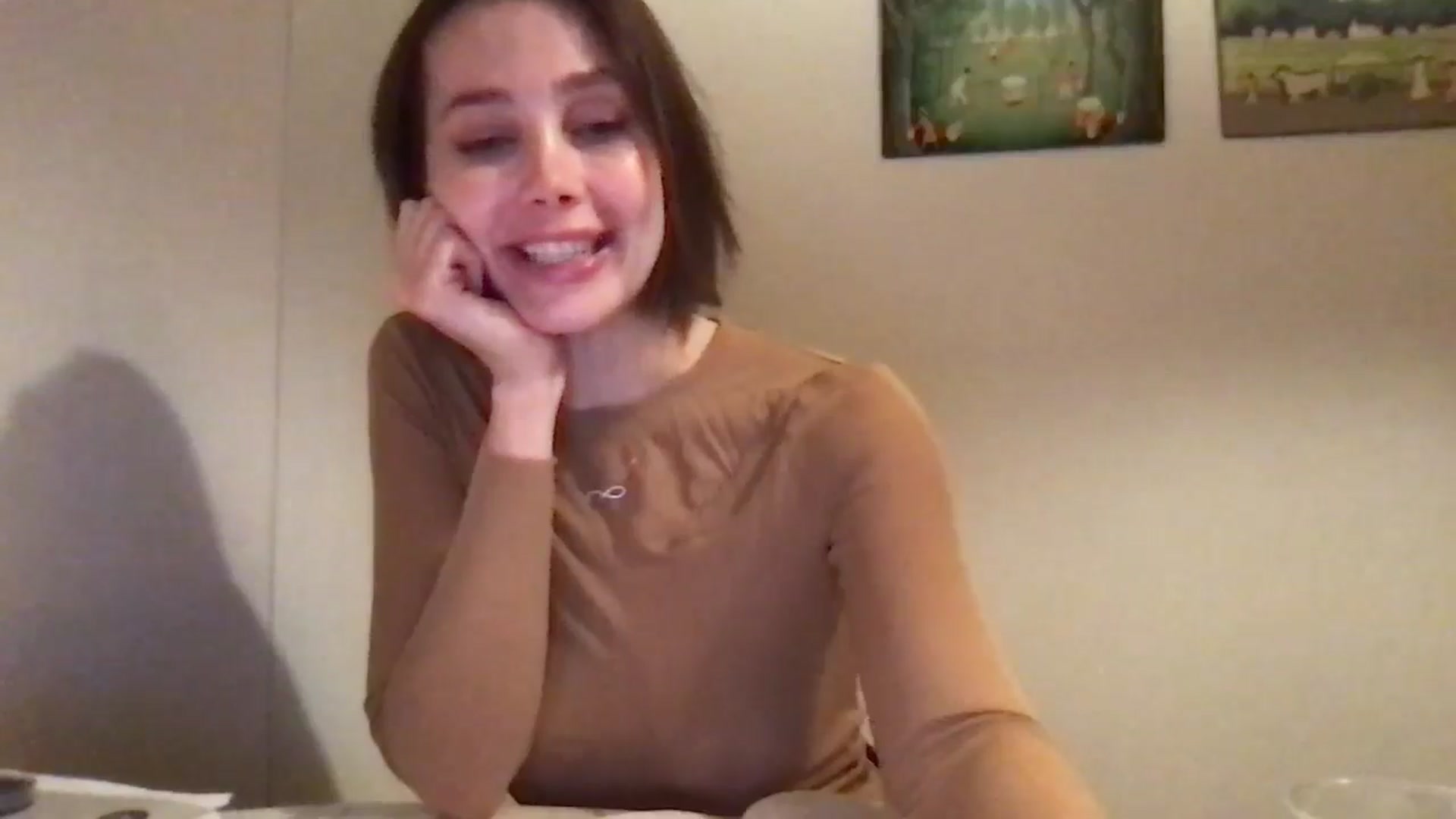 Gallery image thumbnail from LaLune's myfreecams stream on, 10/10/2024, 22:58 image 14 of 20