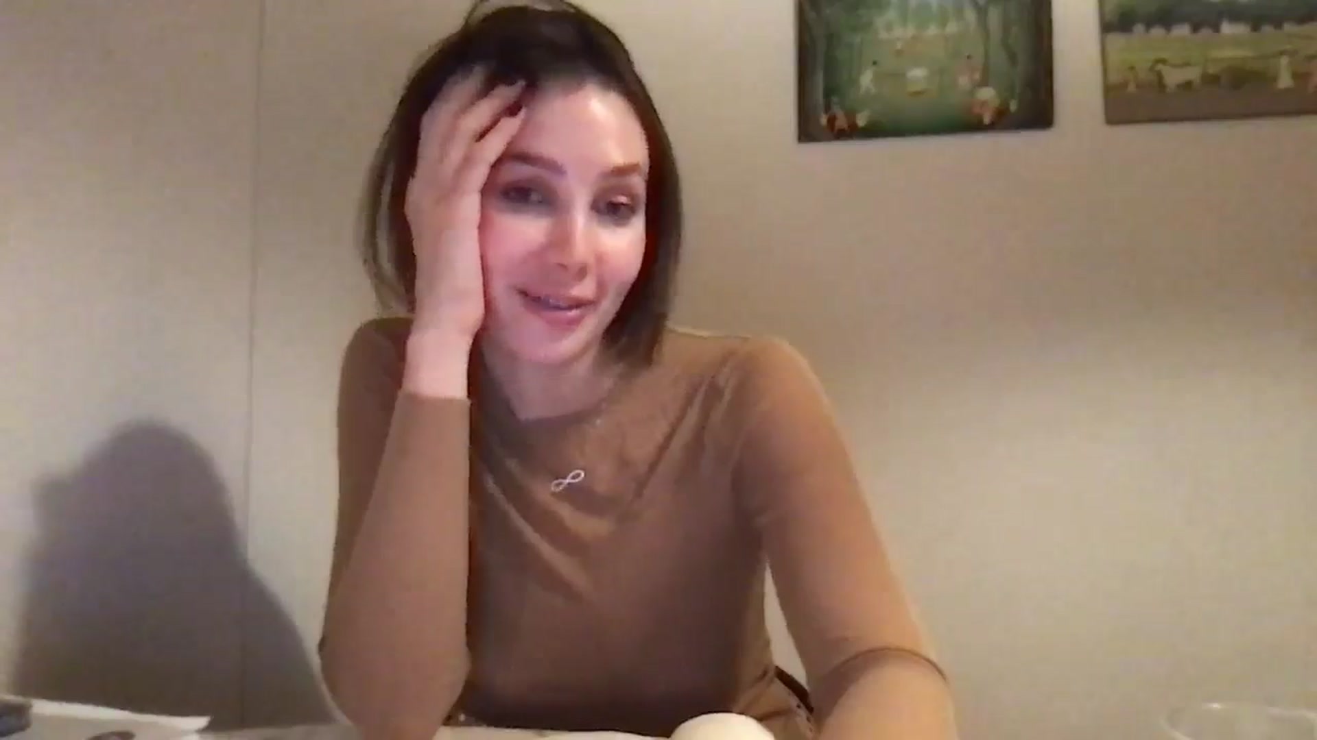 Gallery image thumbnail from LaLune's myfreecams stream on, 10/10/2024, 22:58 image 13 of 20