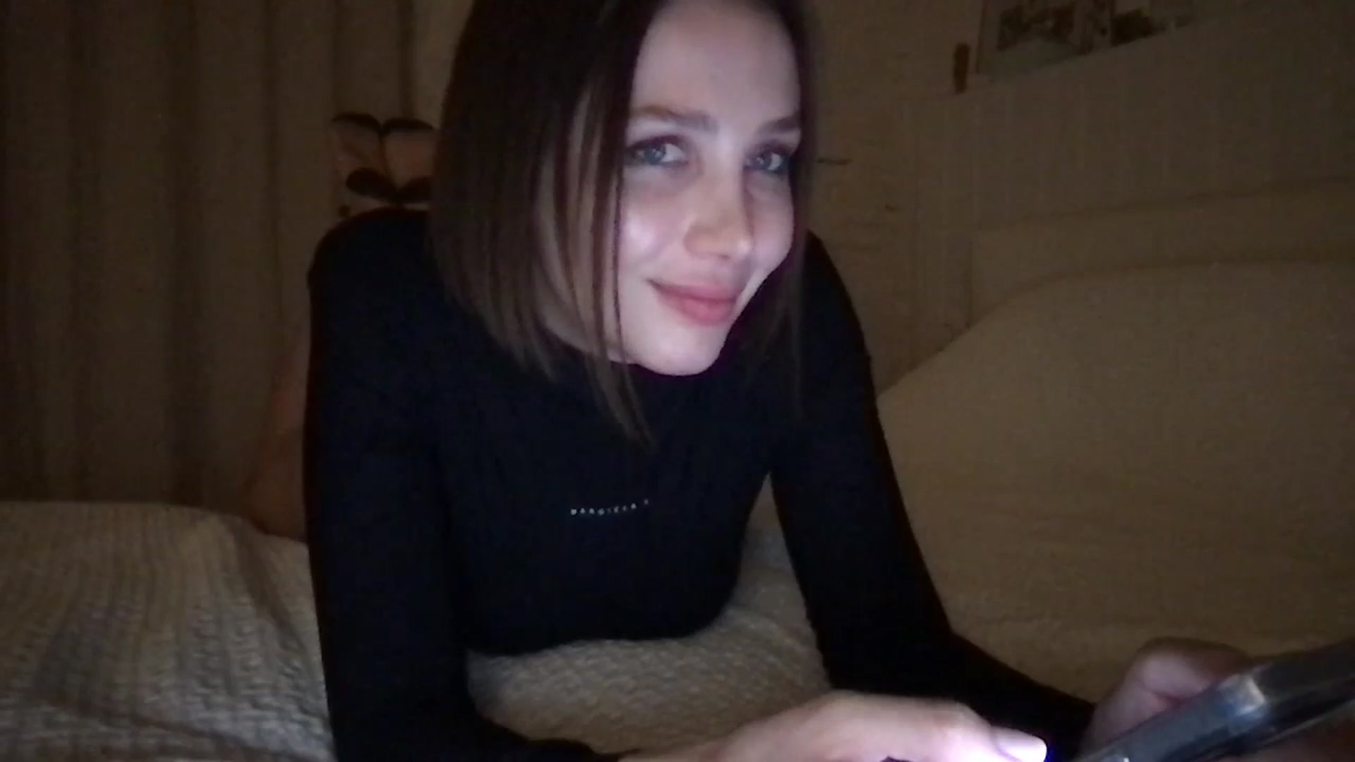 Gallery image thumbnail from LaLune's myfreecams stream on, 10/24/2024, 22:01 image 11 of 20