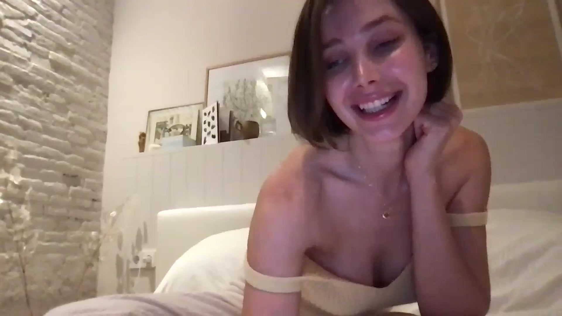 Gallery image thumbnail from LaLune's myfreecams stream on, 10/30/2024, 16:53 image 20 of 20