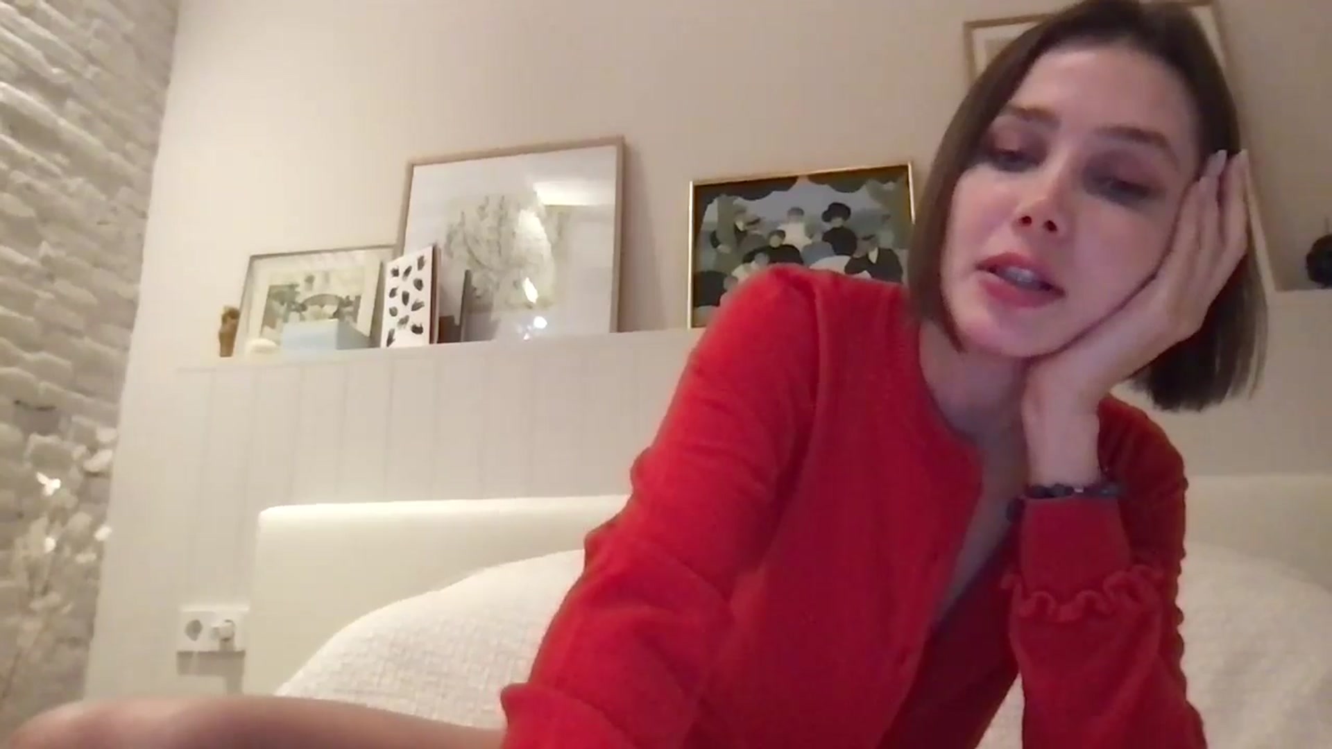 Gallery image thumbnail from LaLune's myfreecams stream on, 11/03/2024, 19:02 image 12 of 20