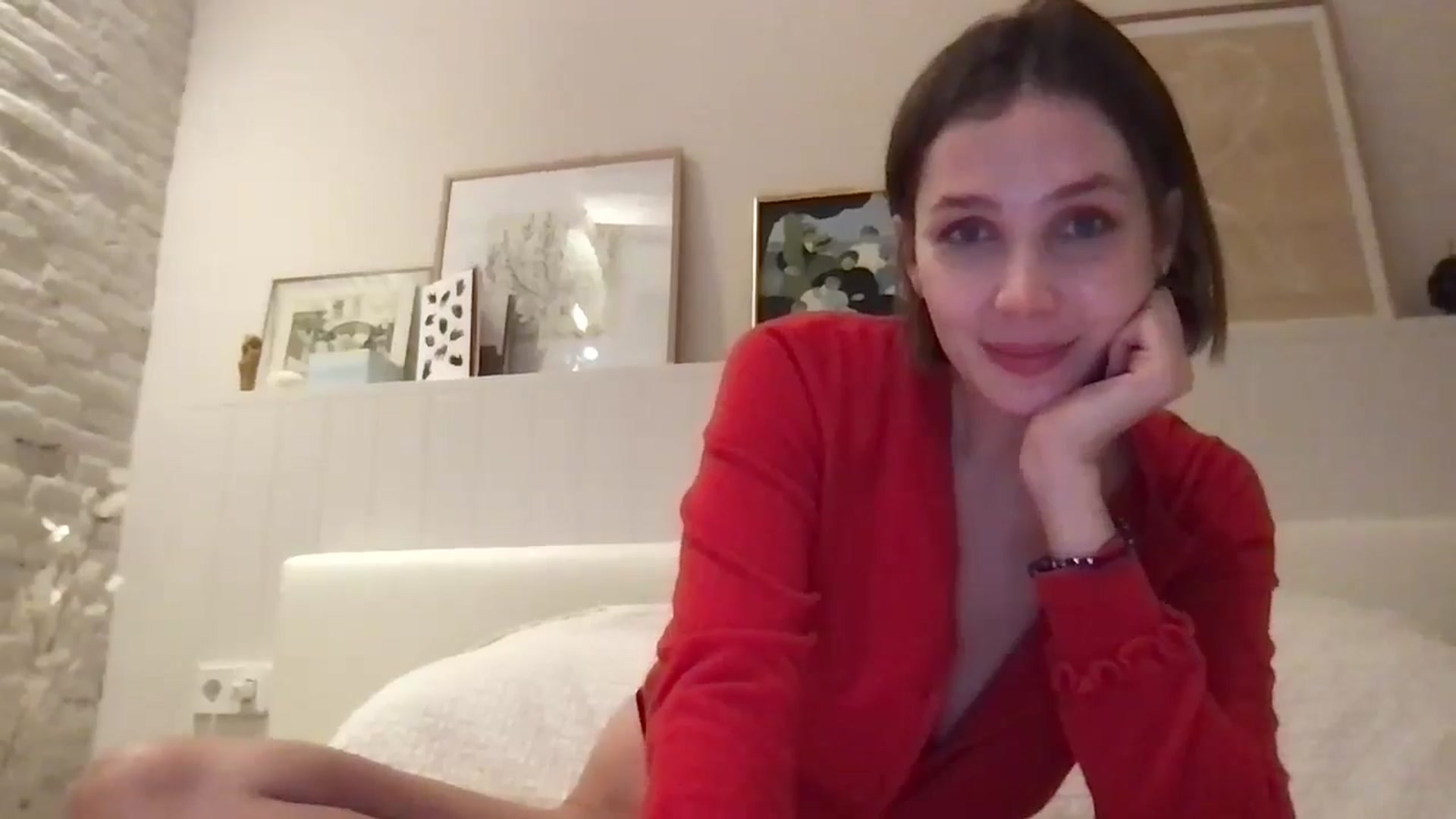 Gallery image thumbnail from LaLune's myfreecams stream on, 11/03/2024, 19:02 image 18 of 20