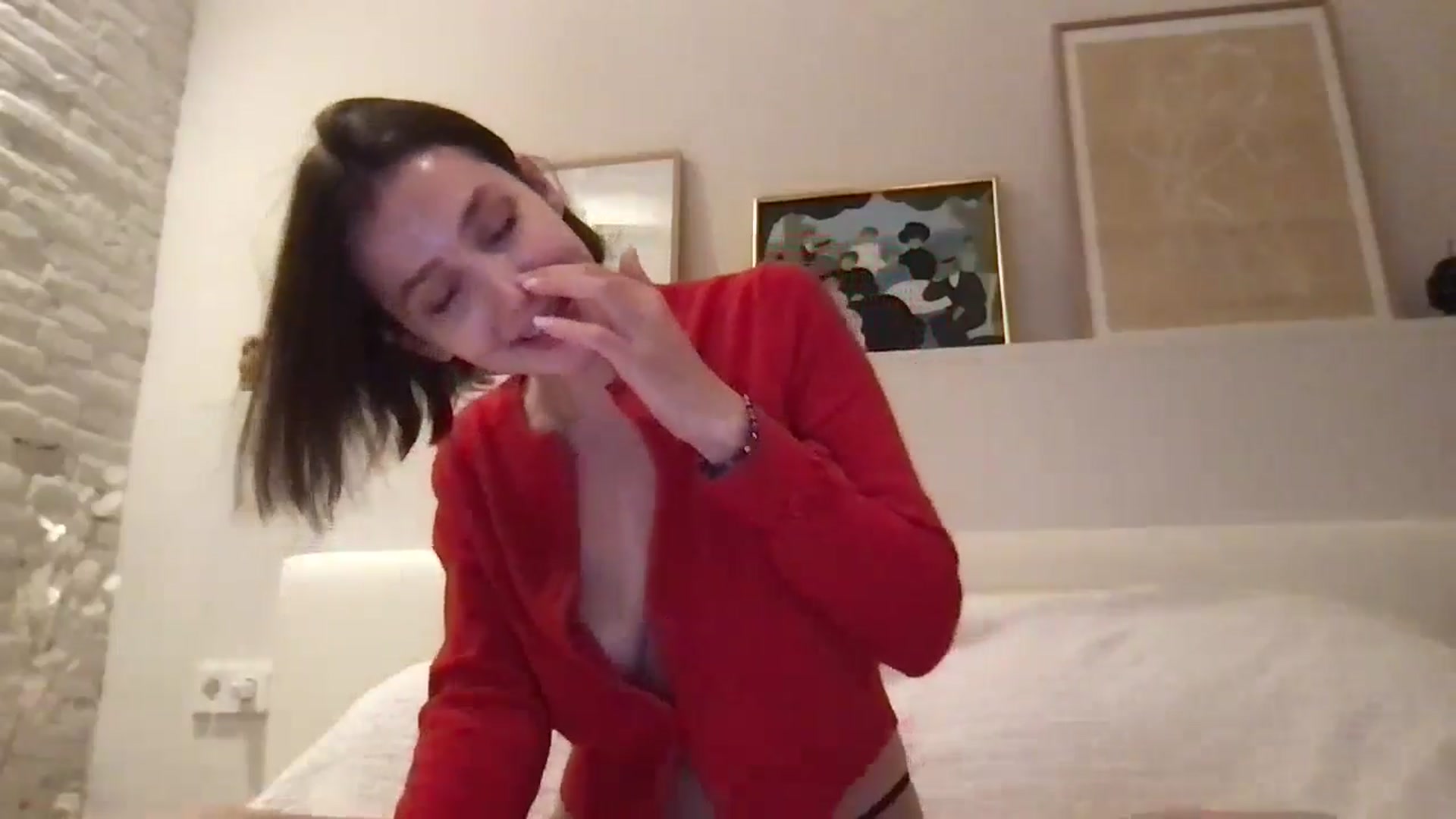 Gallery image thumbnail from LaLune's myfreecams stream on, 11/03/2024, 19:02 image 11 of 20