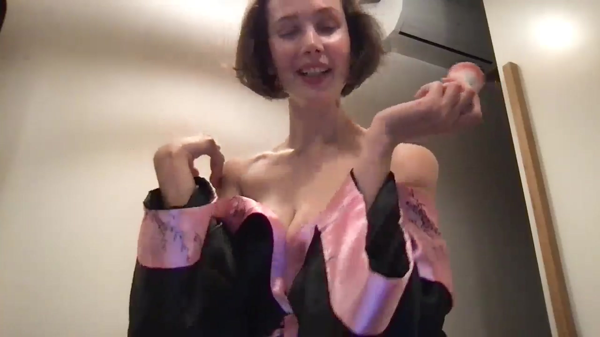 Gallery image thumbnail from LaLune's myfreecams stream on, 11/14/2024, 18:41 image 19 of 20